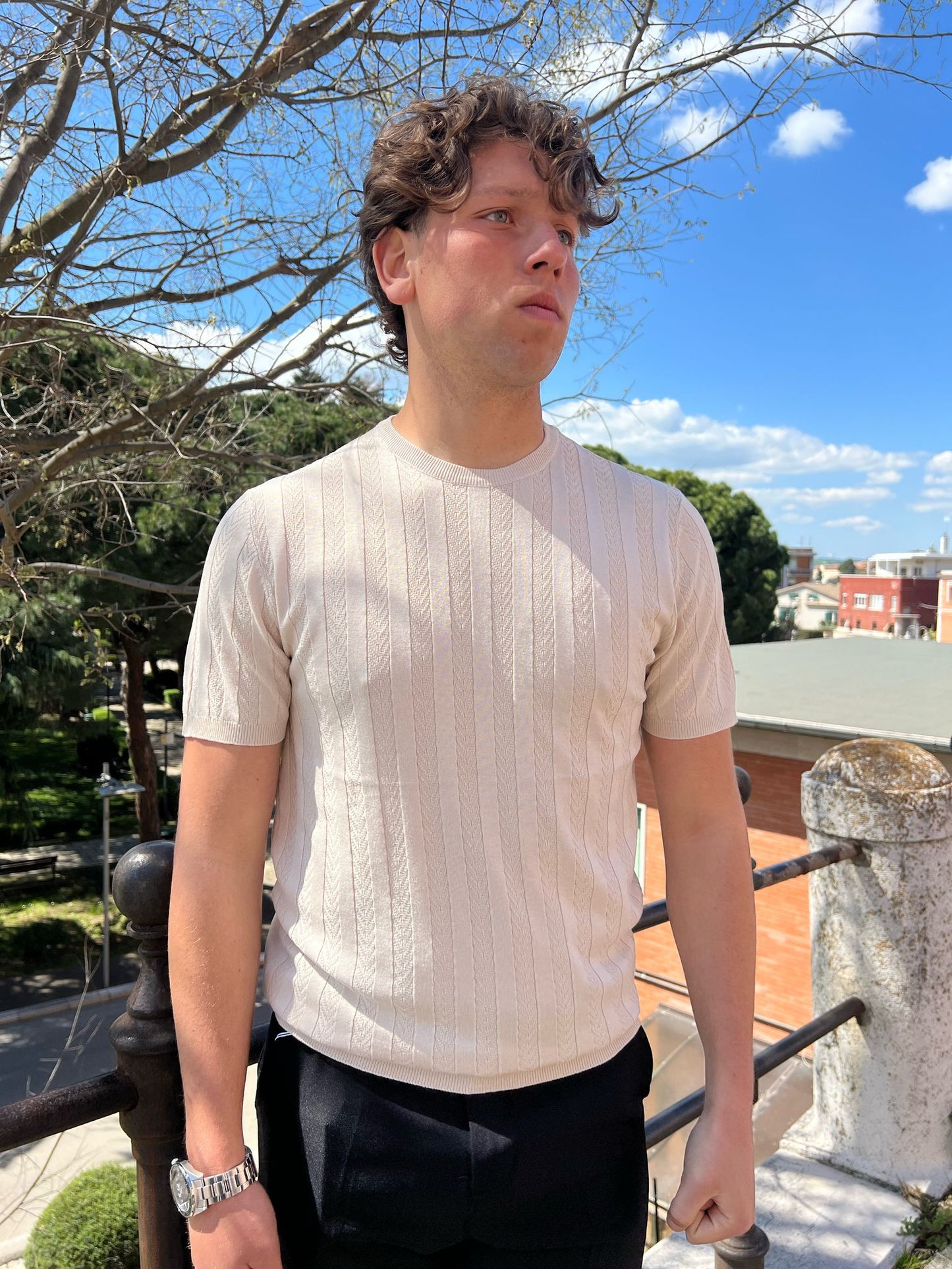 Maglia Girocollo Uomo Traforata a Spiga – Eleganza Traspirante