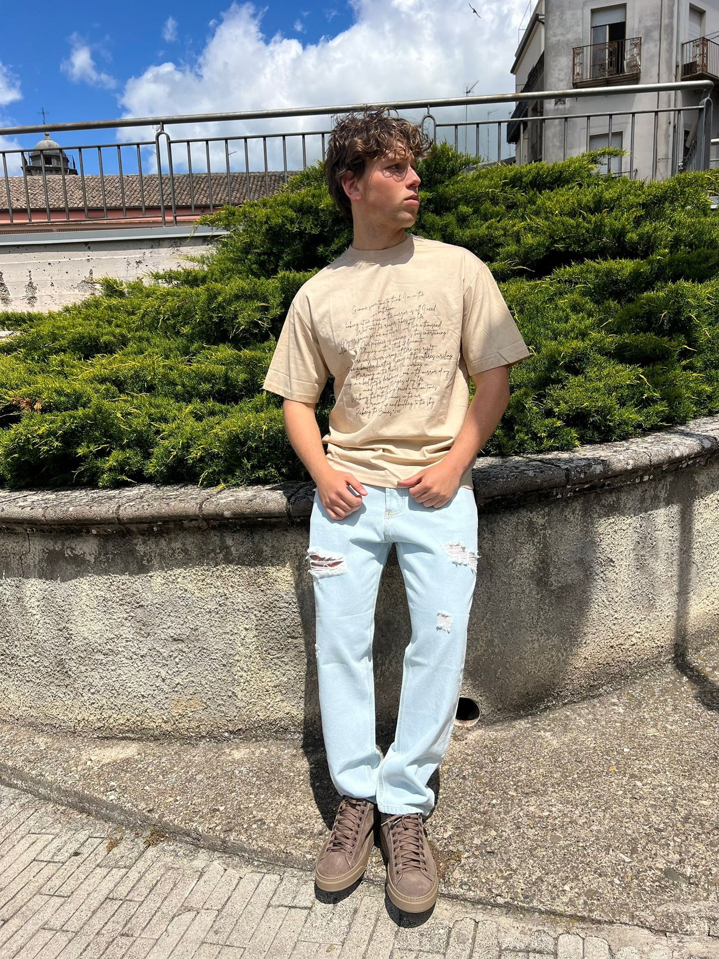 T-shirt Uomo con Scritte – Effetto Slavato e Vestibilità Ampia