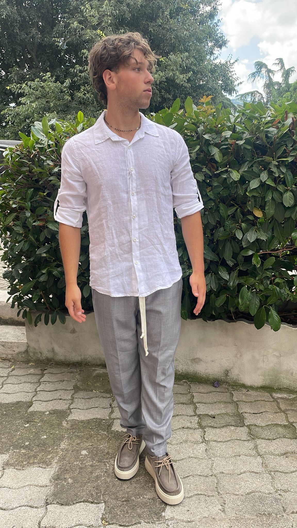Camicia uomo in lino con colletto classico e manica risvoltabile