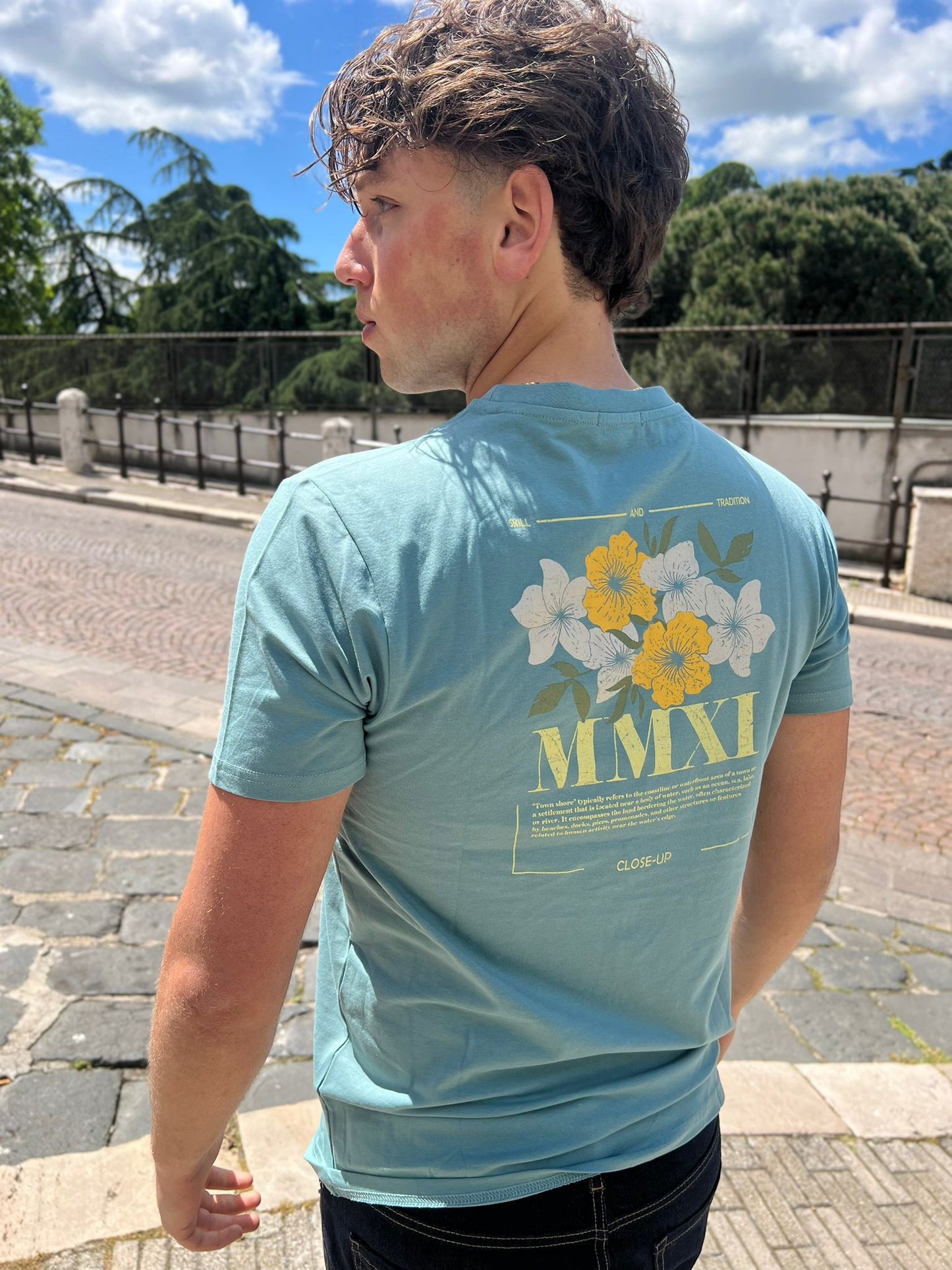 T-shirt Uomo con Stampa Fiori made in italy