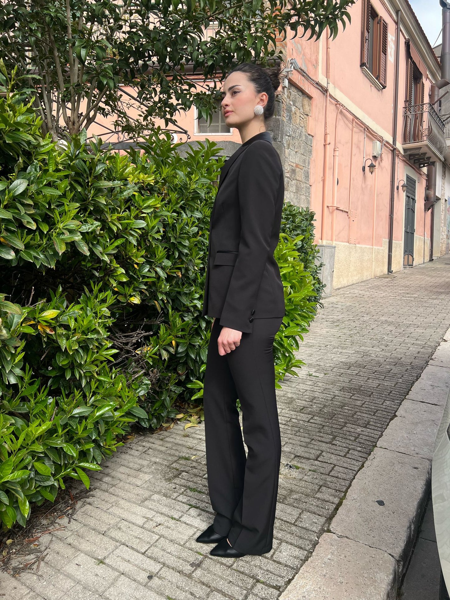 Completo Doppio Petto – Revers in Raso e Pantalone a Zampa