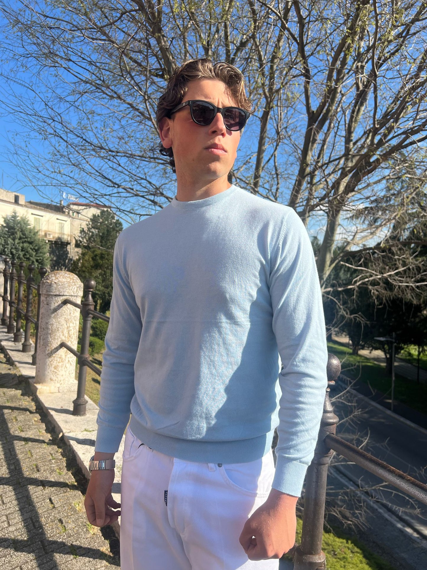 Maglia Girocollo Uomo in Cotone Leggero – Semplice, Fresca, Versatile