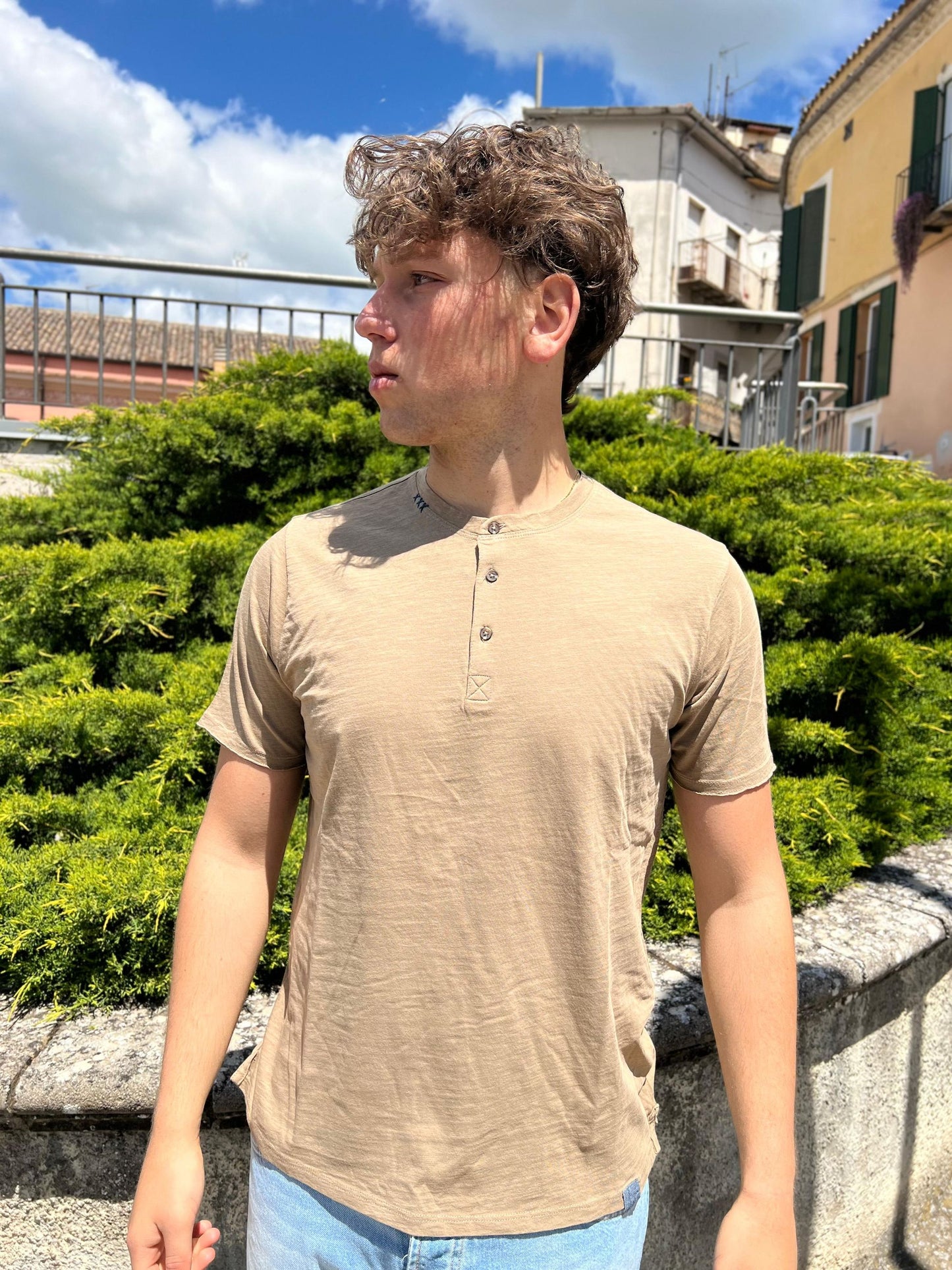 T-shirt Uomo Serafino in Cotone Leggero – Made in Italy