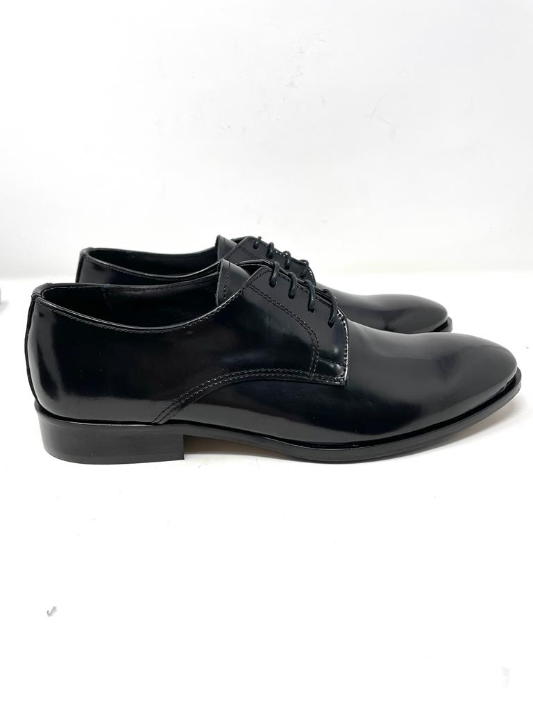 Patent leather ceremony lace-up shoes with leather sole