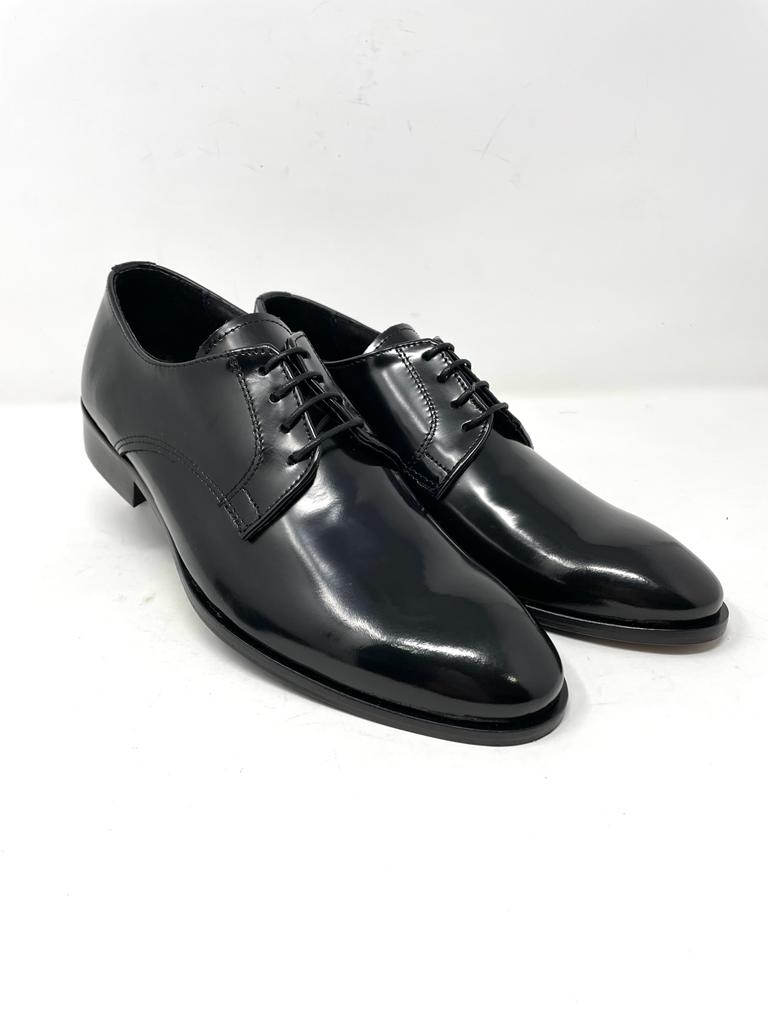 Patent leather ceremony lace-up shoes with leather sole