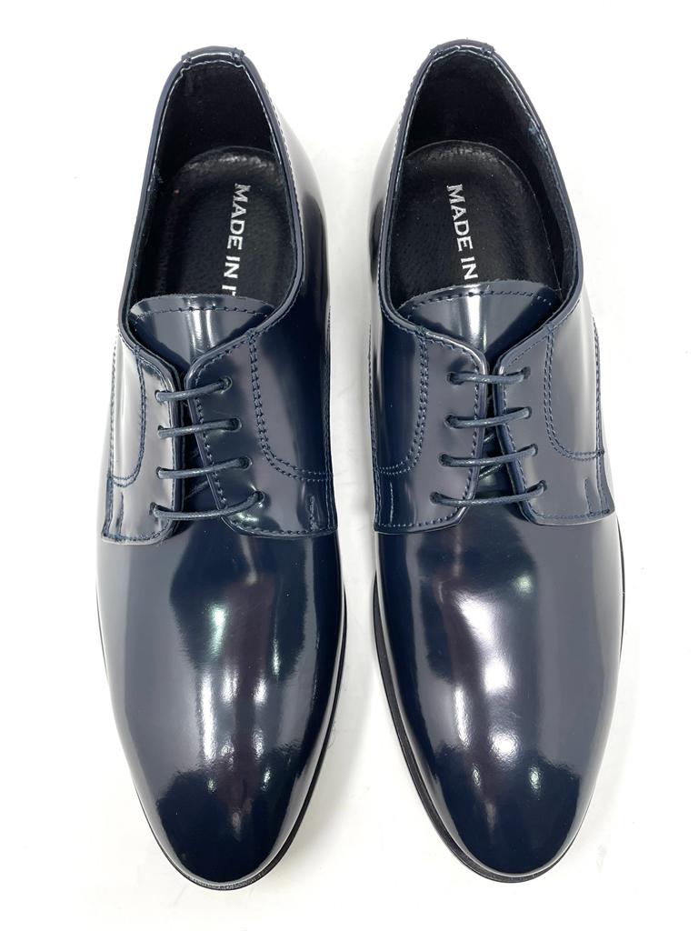 Patent leather ceremony lace-up shoes with leather sole