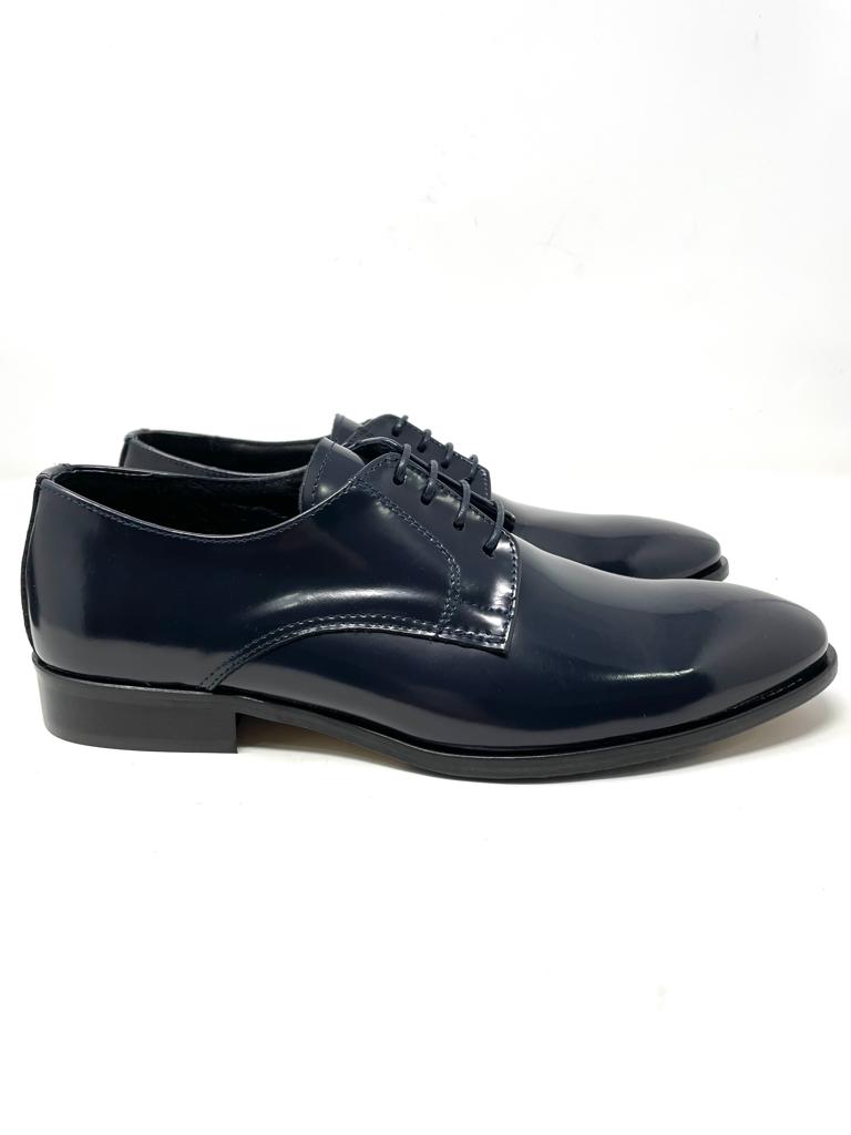 Patent leather ceremony lace-up shoes with leather sole