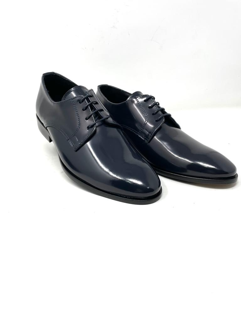 Patent leather ceremony lace-up shoes with leather sole