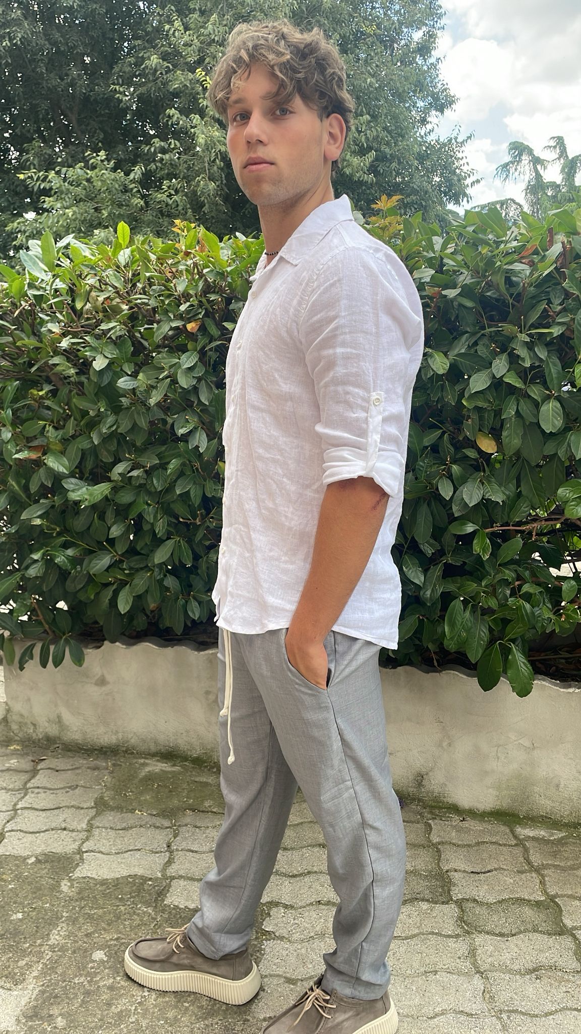 Camicia uomo in lino con colletto classico e manica risvoltabile
