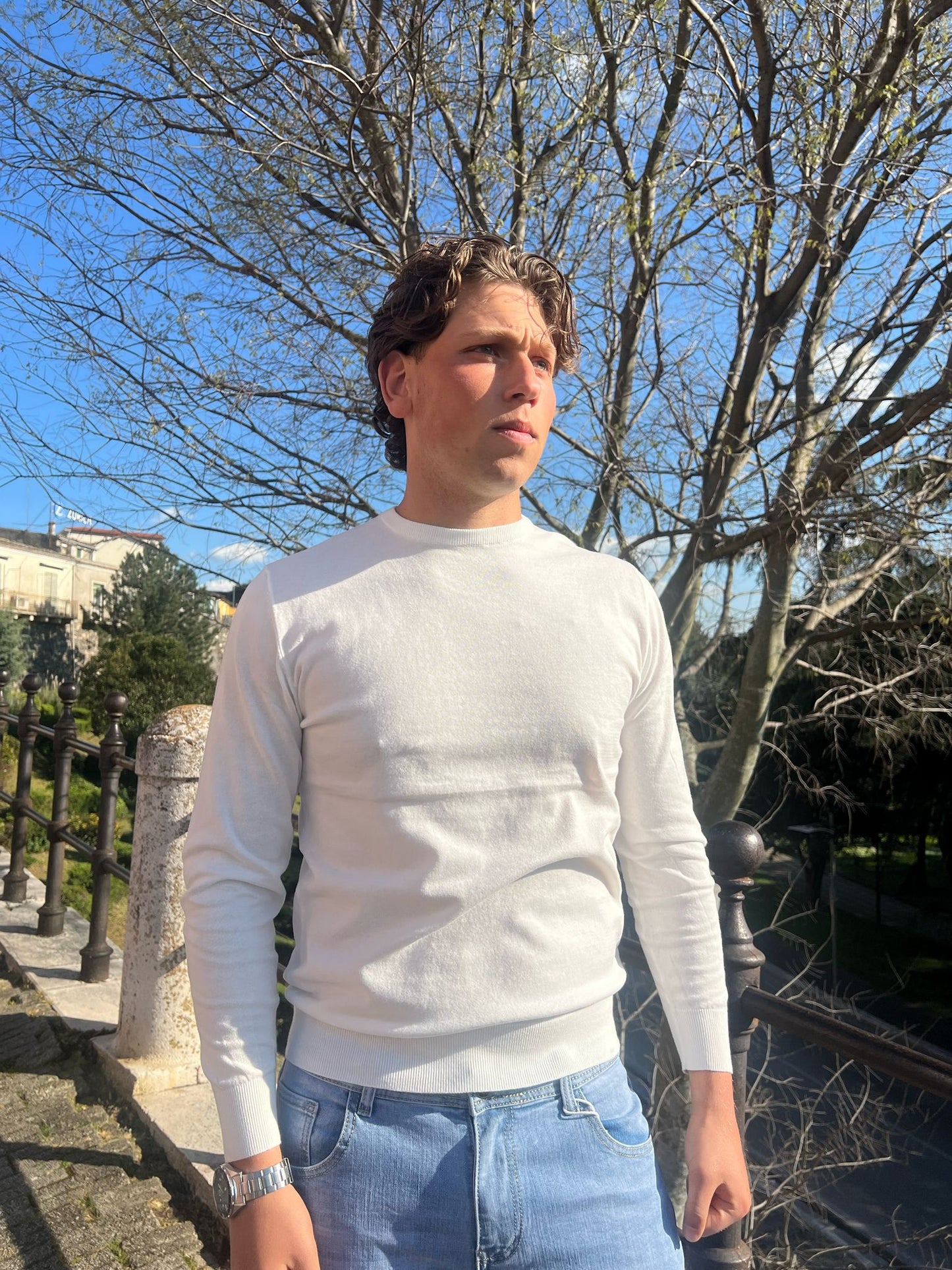Maglia Girocollo Uomo in Cotone Leggero – Semplice, Fresca, Versatile