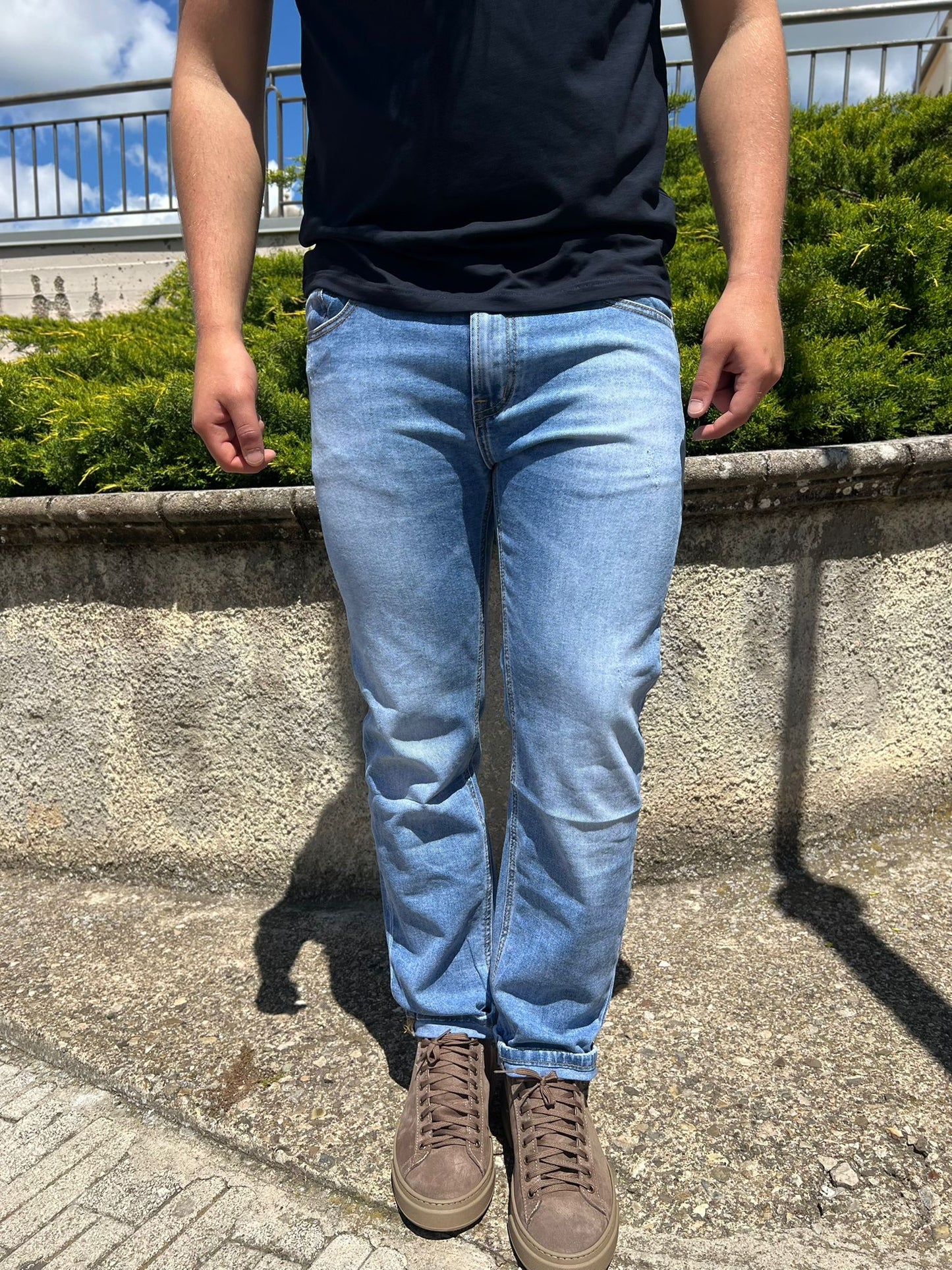 Jeans Uomo Regular Fit – Lavaggio Chiaro