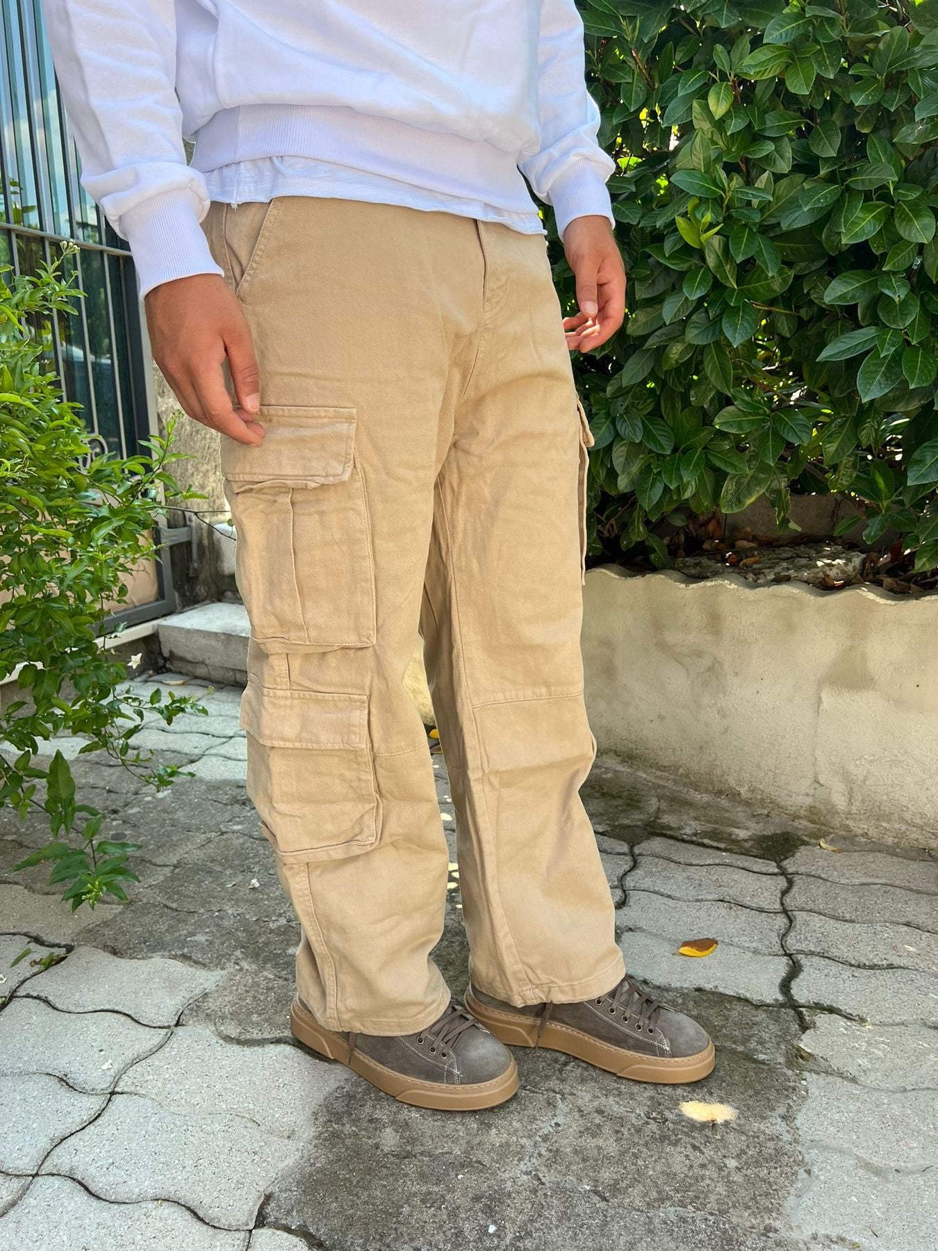 Pantalone cargo 8 tasche gamba larga