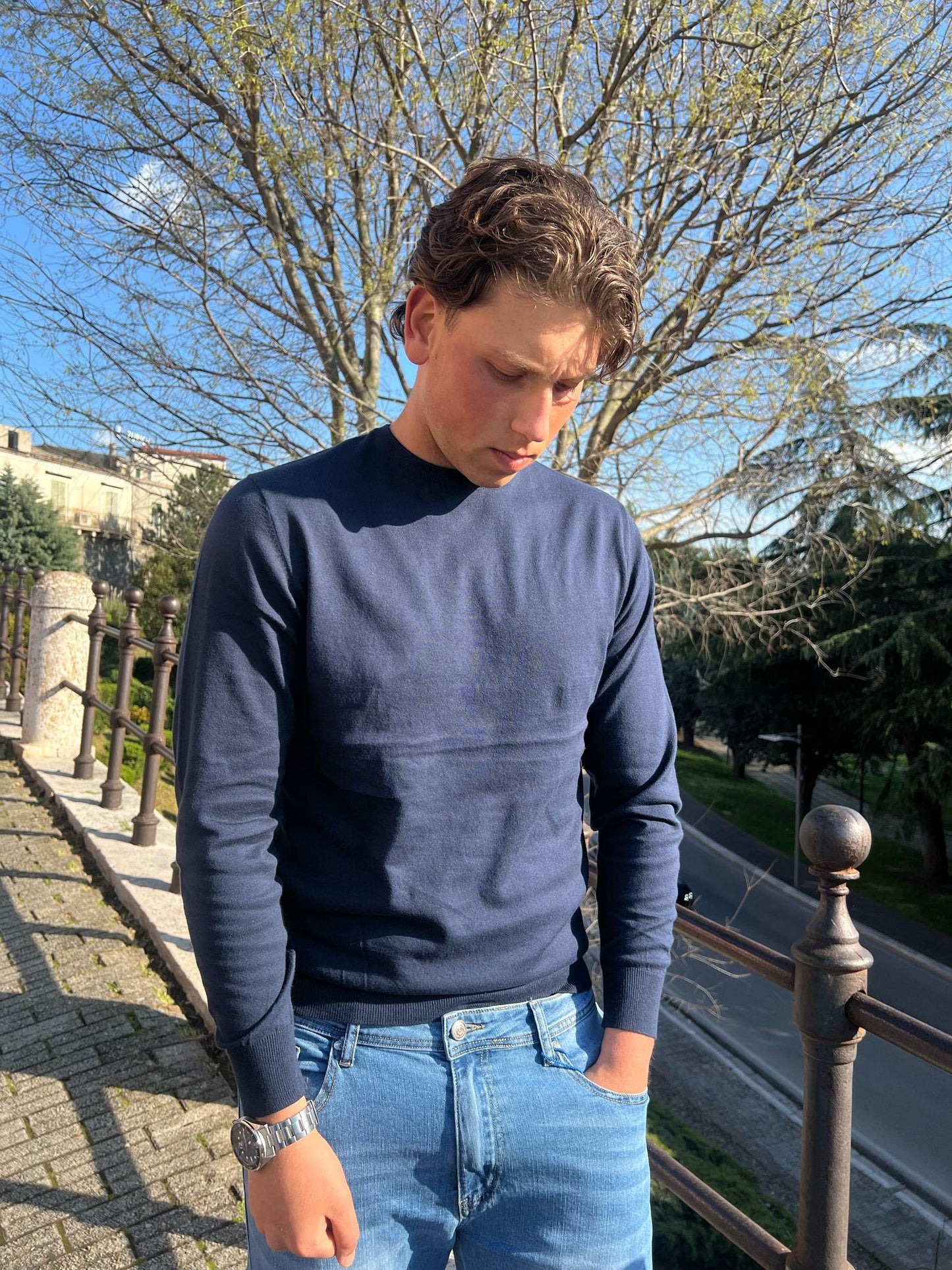 Maglia Girocollo Uomo in Cotone Leggero – Semplice, Fresca, Versatile