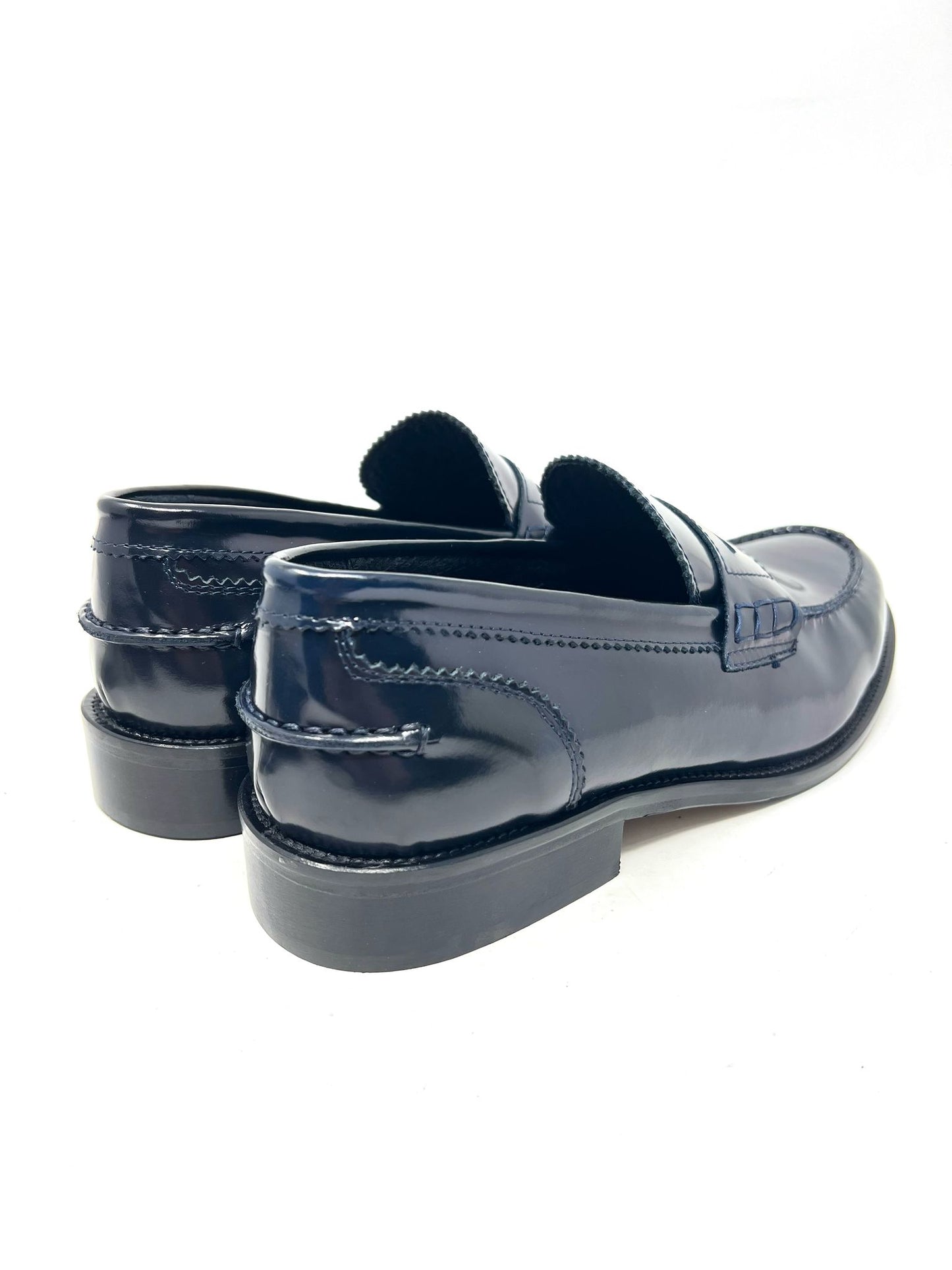 College real leather, leather sole with anti-slip sole