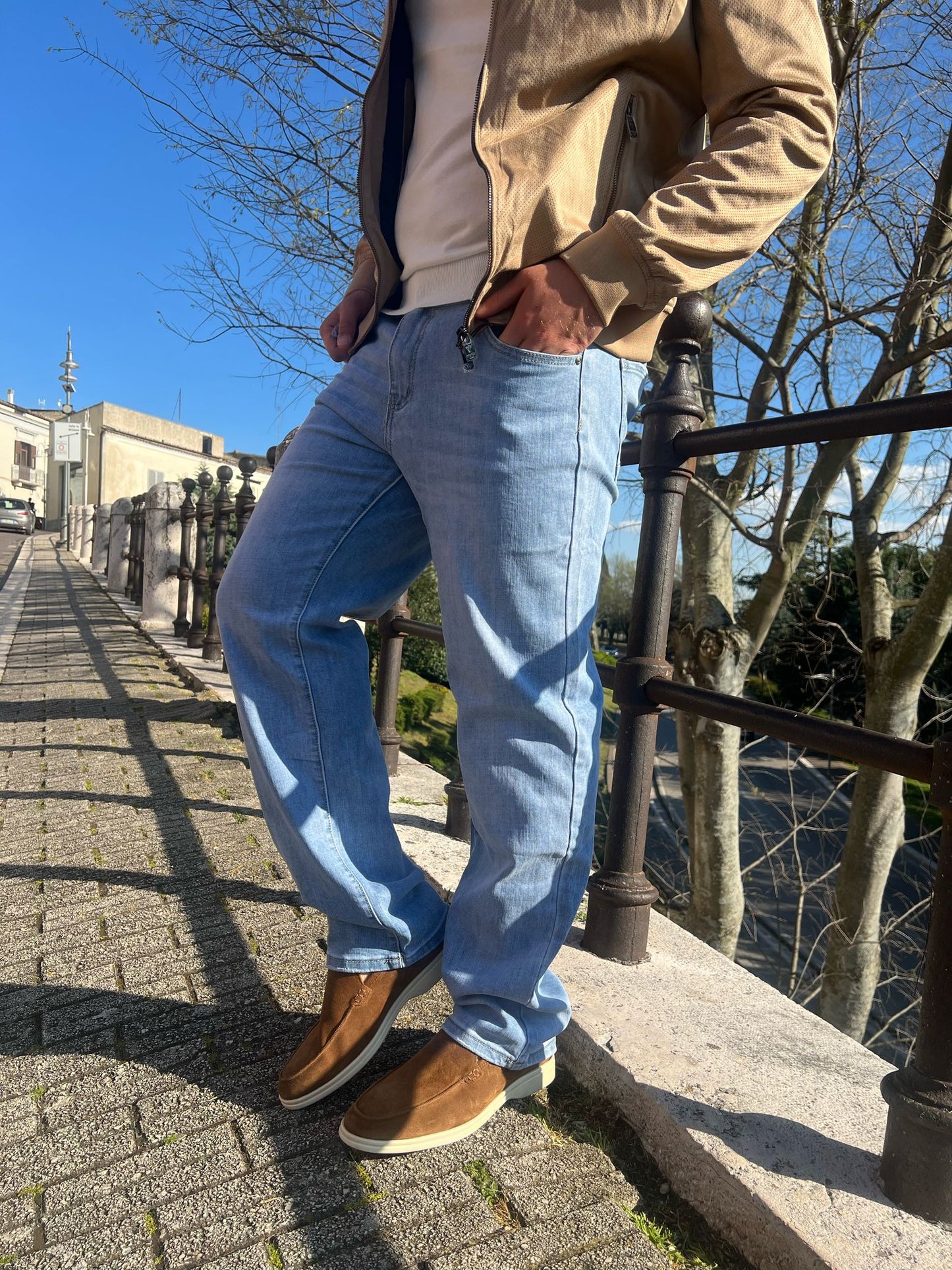 Maglia Girocollo Uomo in Cotone Leggero – Semplice, Fresca, Versatile