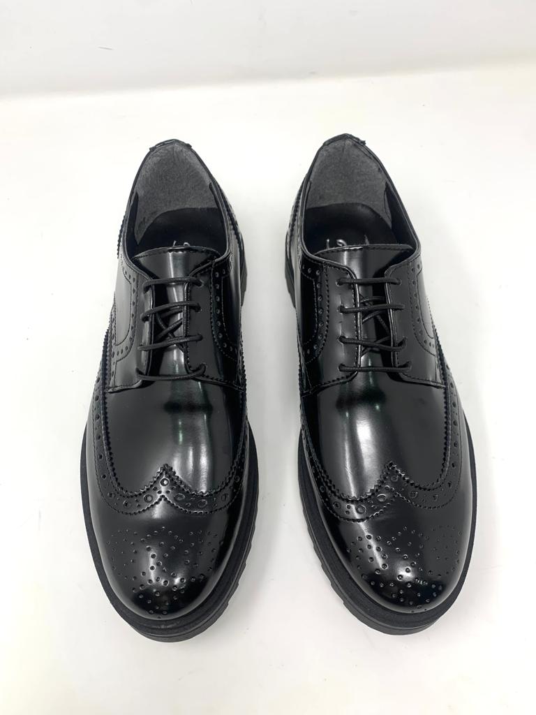 Inglesina lucida vera pelle fondo gomma vibram