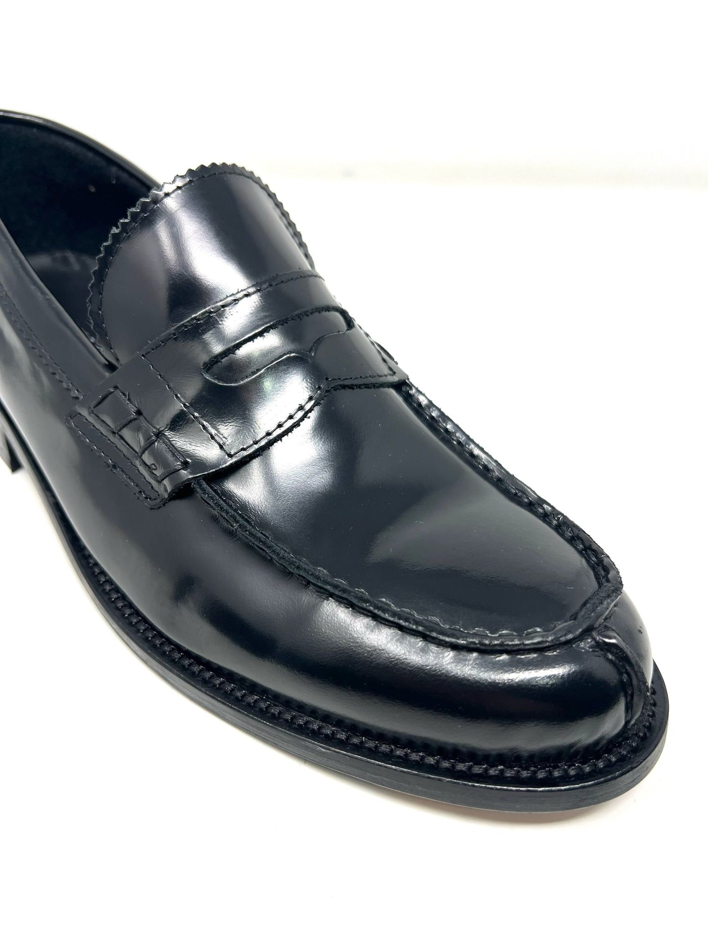 College real leather, leather sole with anti-slip sole