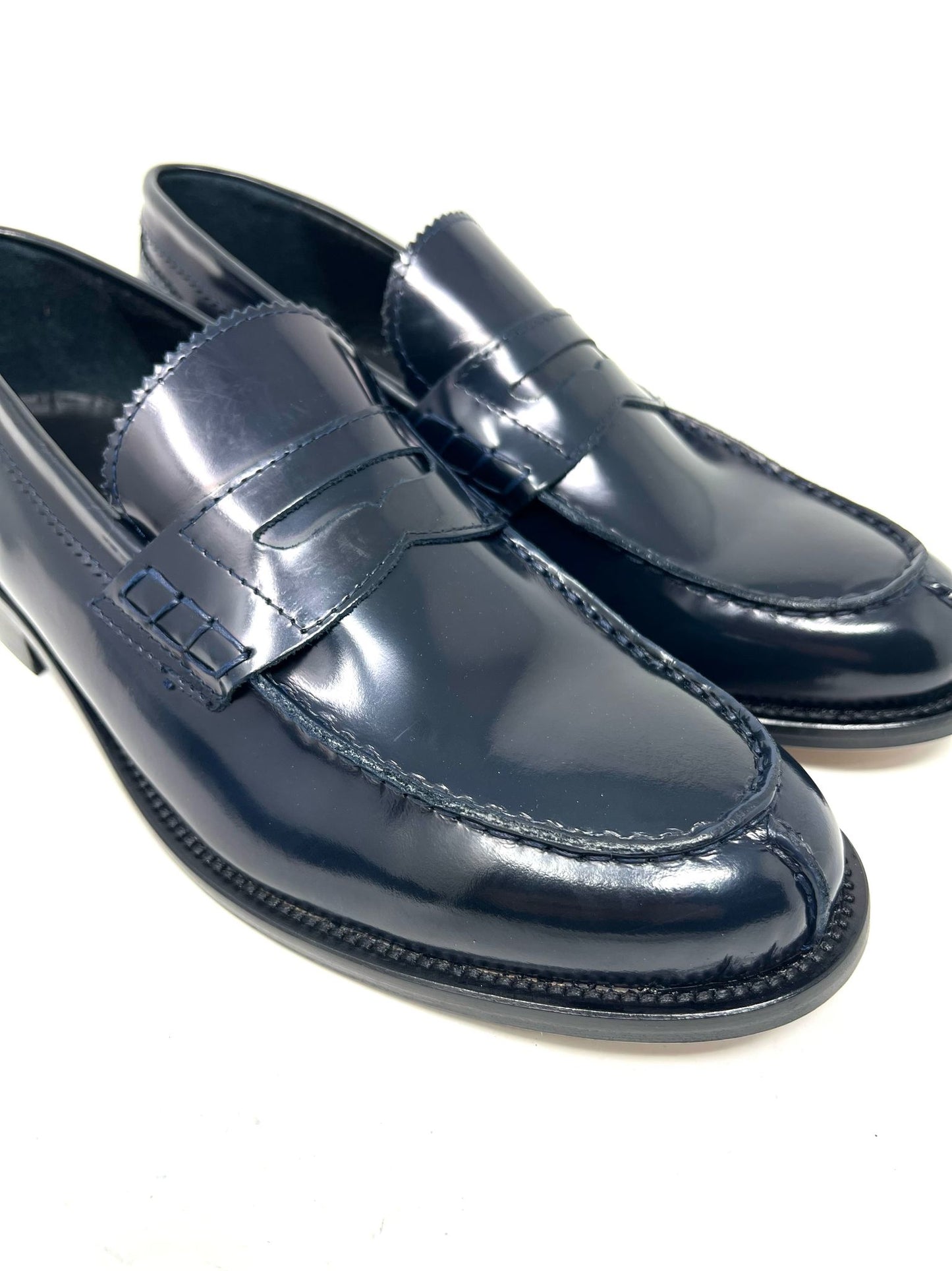College real leather, leather sole with anti-slip sole
