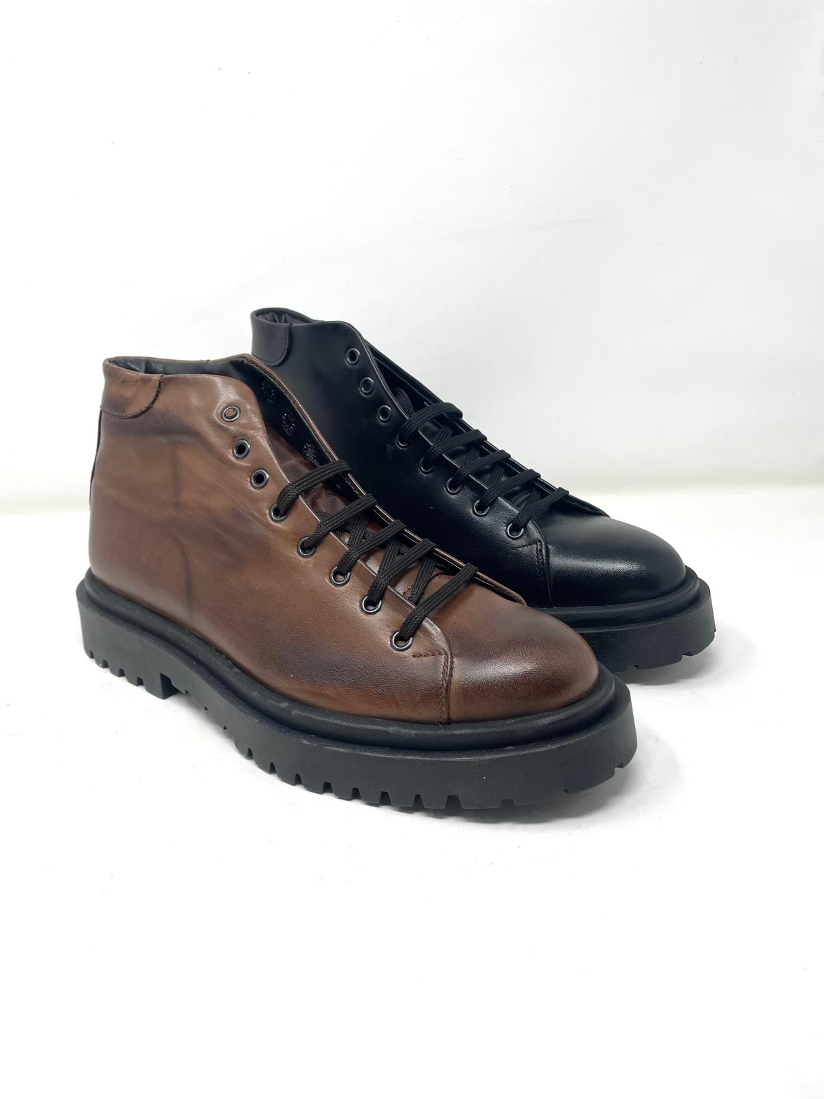 Anfibio rocciatore vera pelle made in Italy