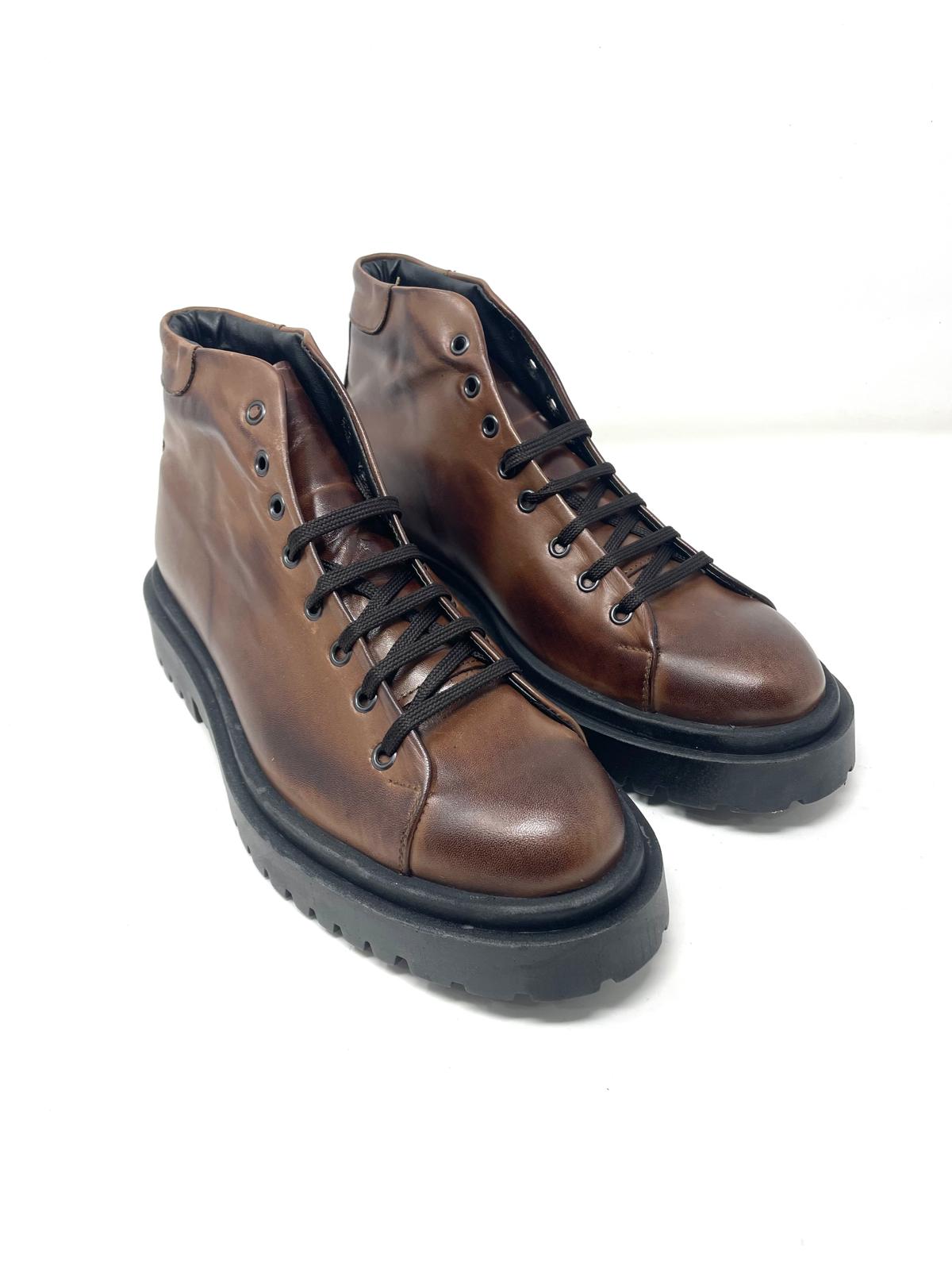 Anfibio rocciatore vera pelle made in Italy