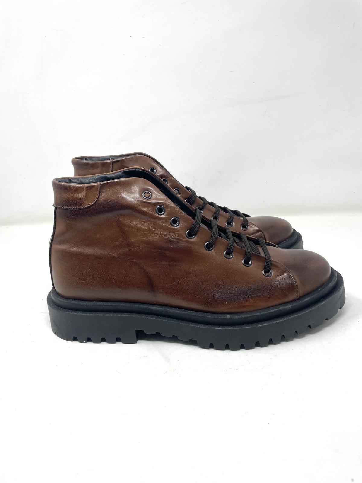 Anfibio rocciatore vera pelle made in Italy