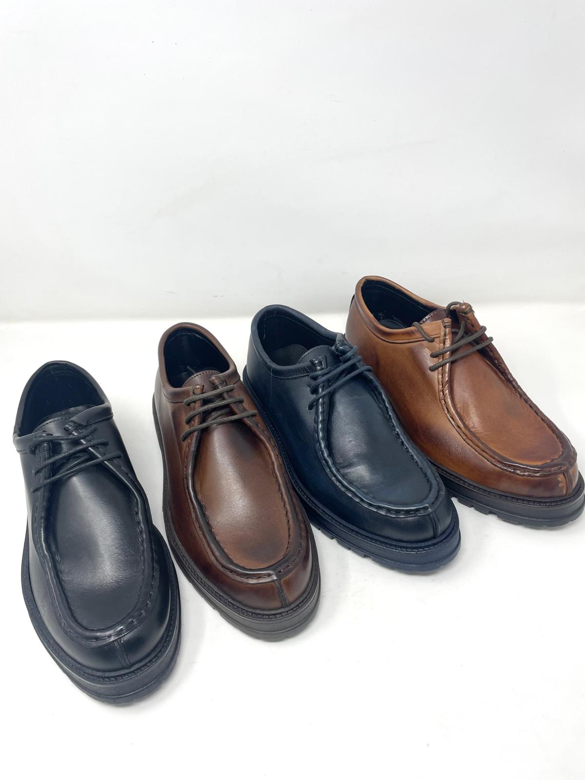 Scarpa modello ingegnere cucita a mano in vera pelle made in italy