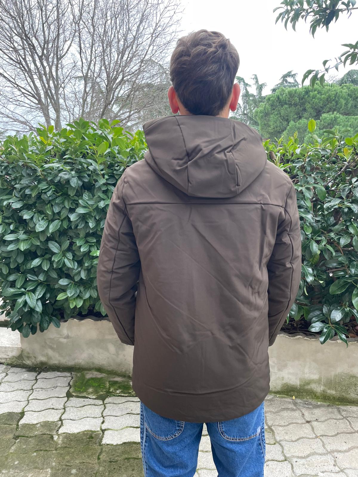 Giaccone uomo tessuto tecnico lungo cappuccio impermeabile