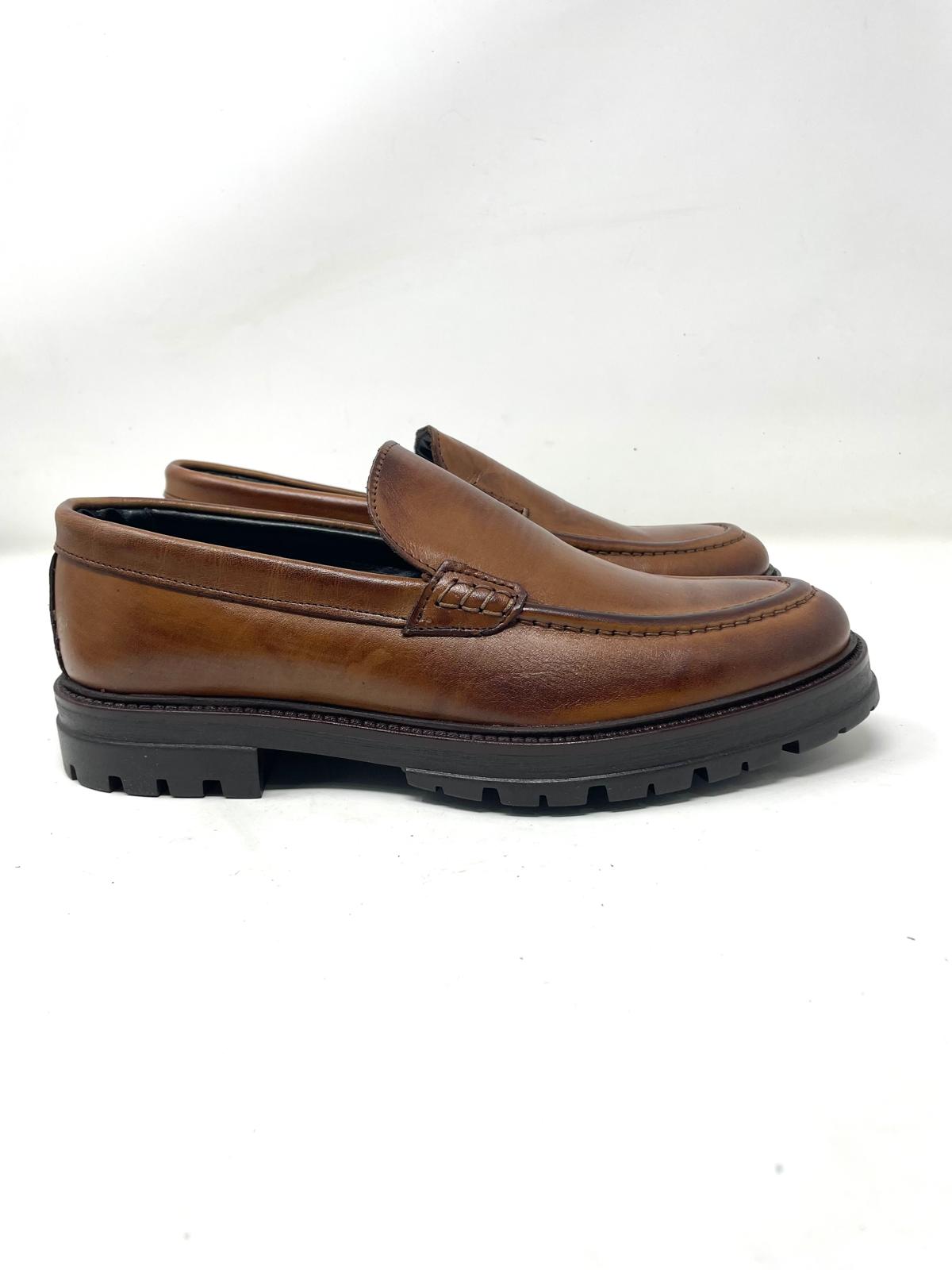 Mocassino liscio fondo vibram in vera pelle made in italy