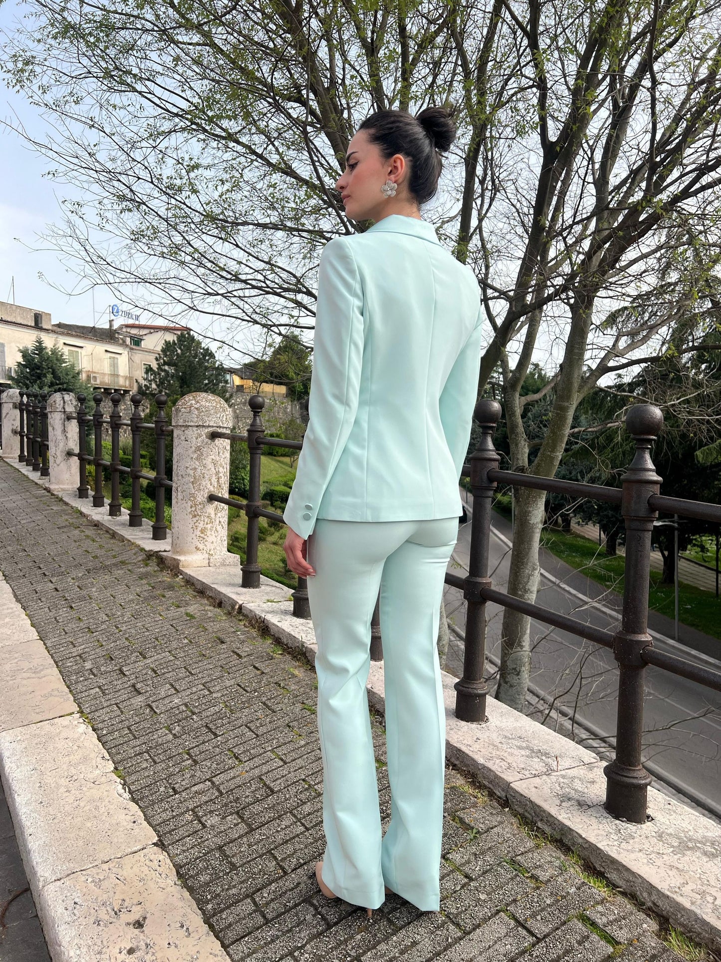 Completo Doppio Petto – Revers in Raso e Pantalone a Zampa