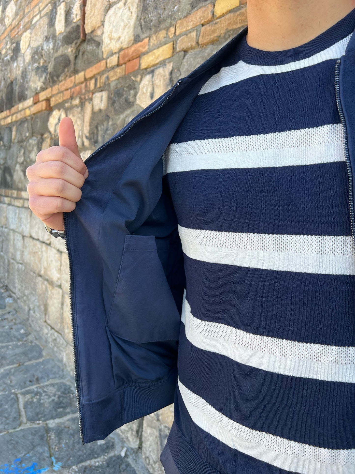 Giubbotto Uomo in Eco-Camoscio Traforato – Stile Leggero e Raffinato