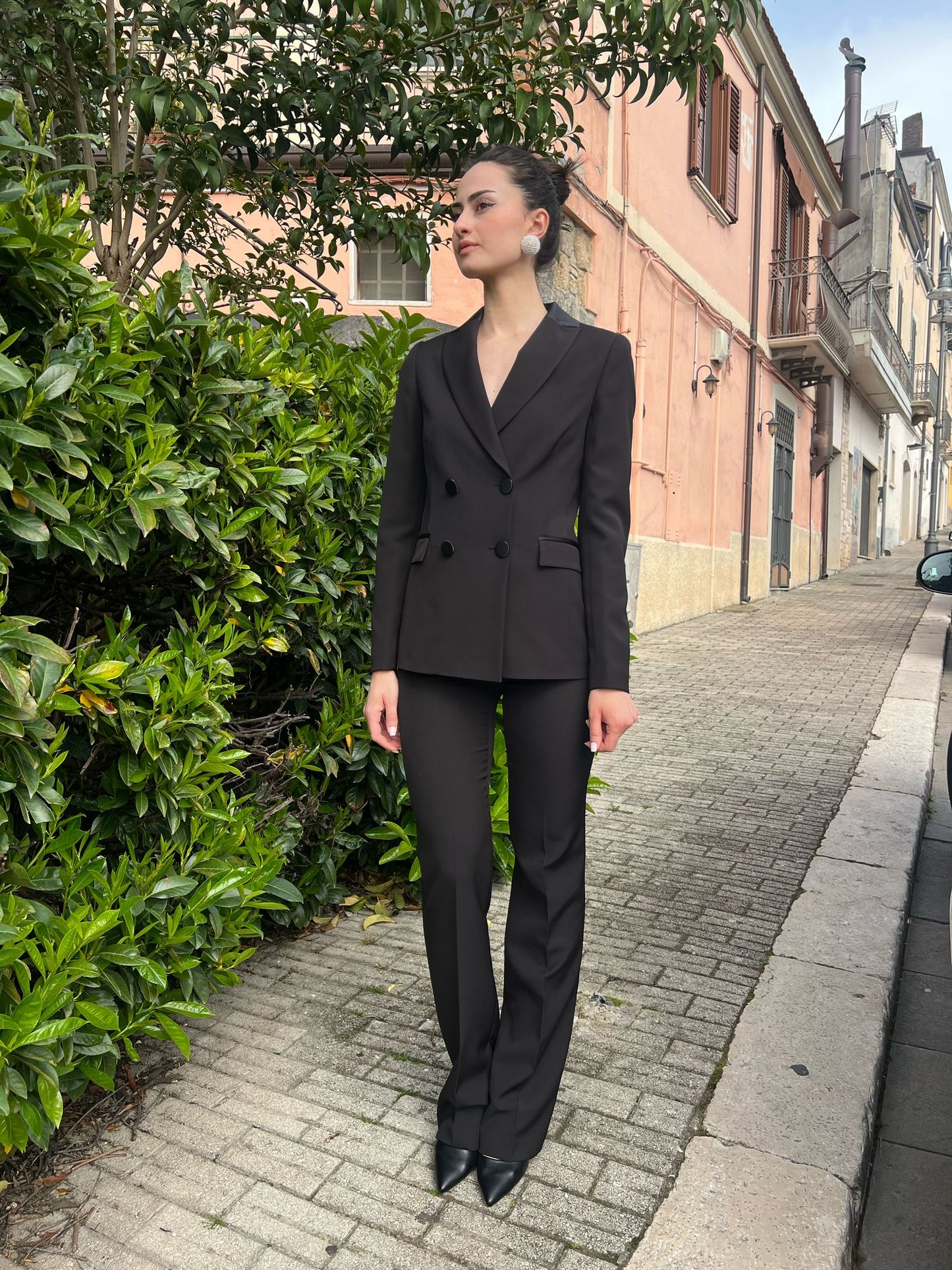 Completo Doppio Petto – Revers in Raso e Pantalone a Zampa