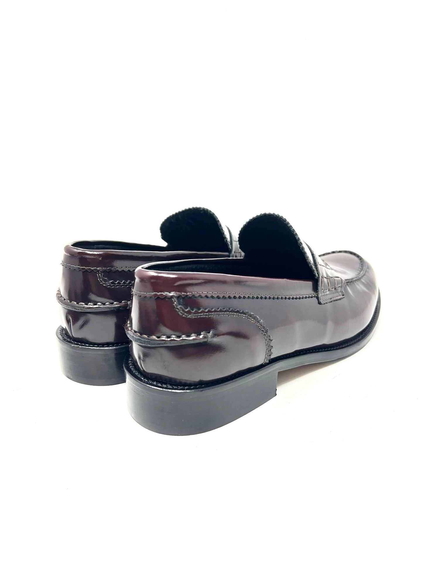 College real leather, leather sole with anti-slip sole