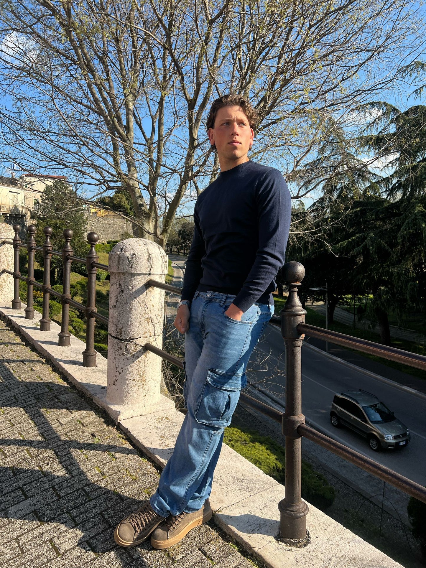 Maglia Girocollo Uomo in Cotone Leggero – Semplice, Fresca, Versatile
