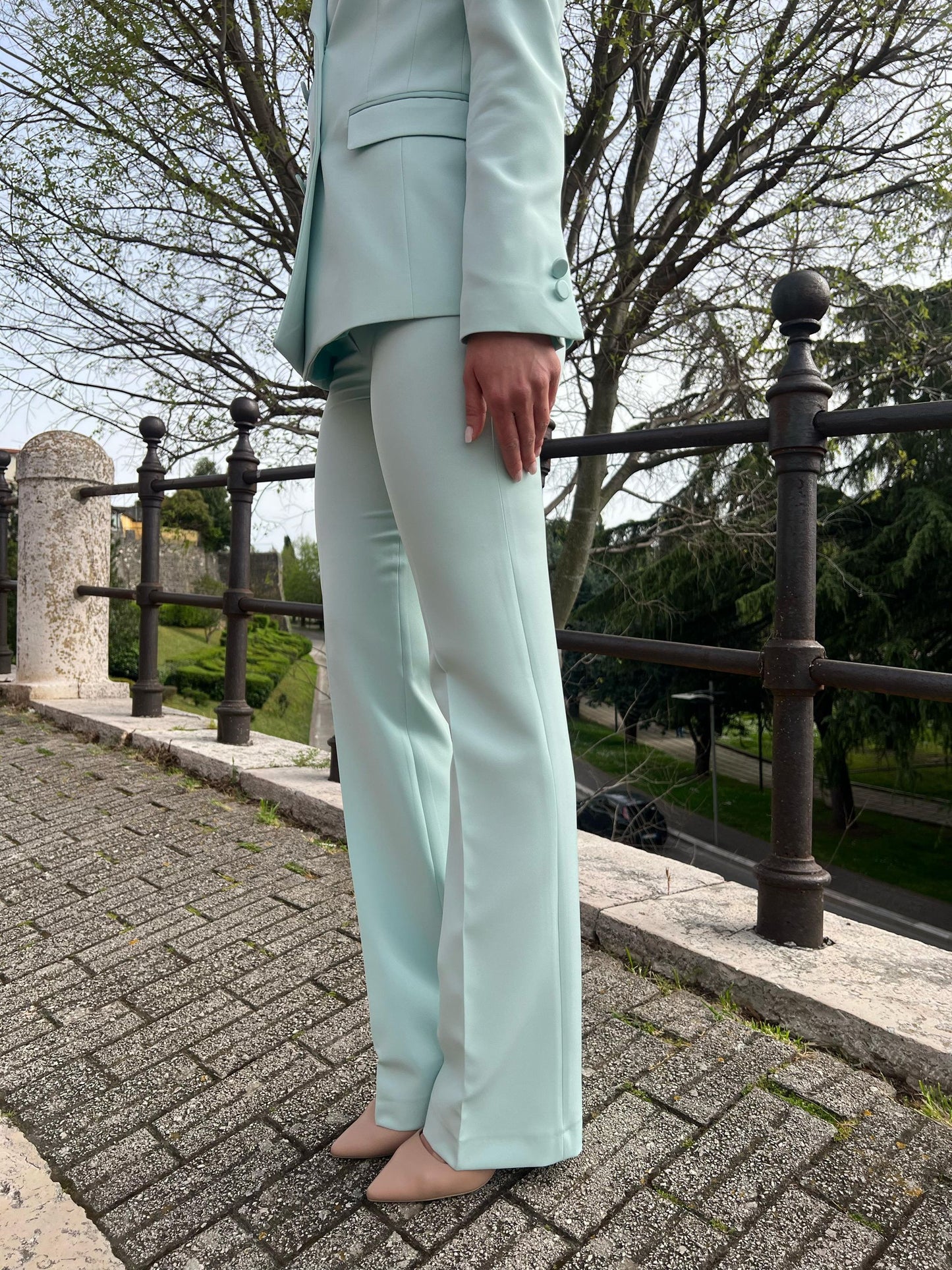 Completo Doppio Petto – Revers in Raso e Pantalone a Zampa