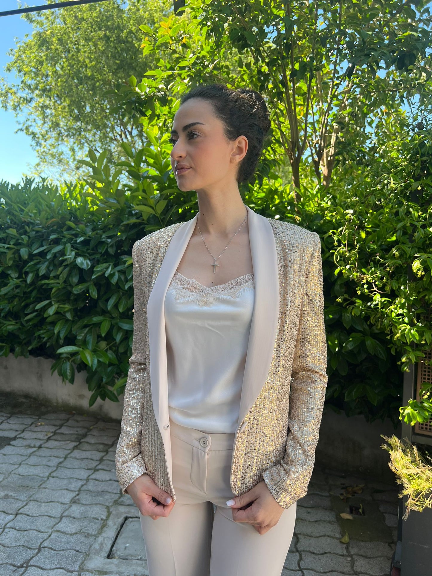 Completo Donna Giacca Paillettes e Pantalone Largo in Cady