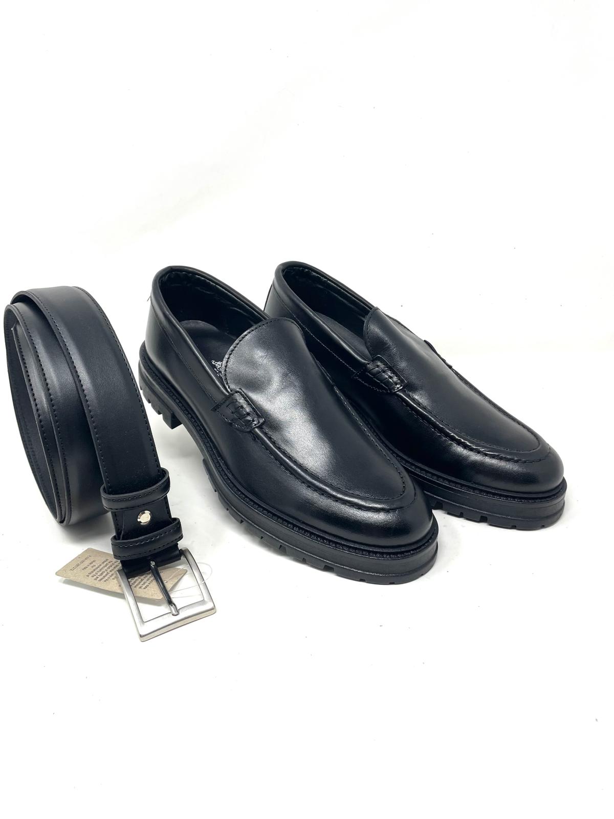 Mocassino liscio fondo vibram in vera pelle made in italy