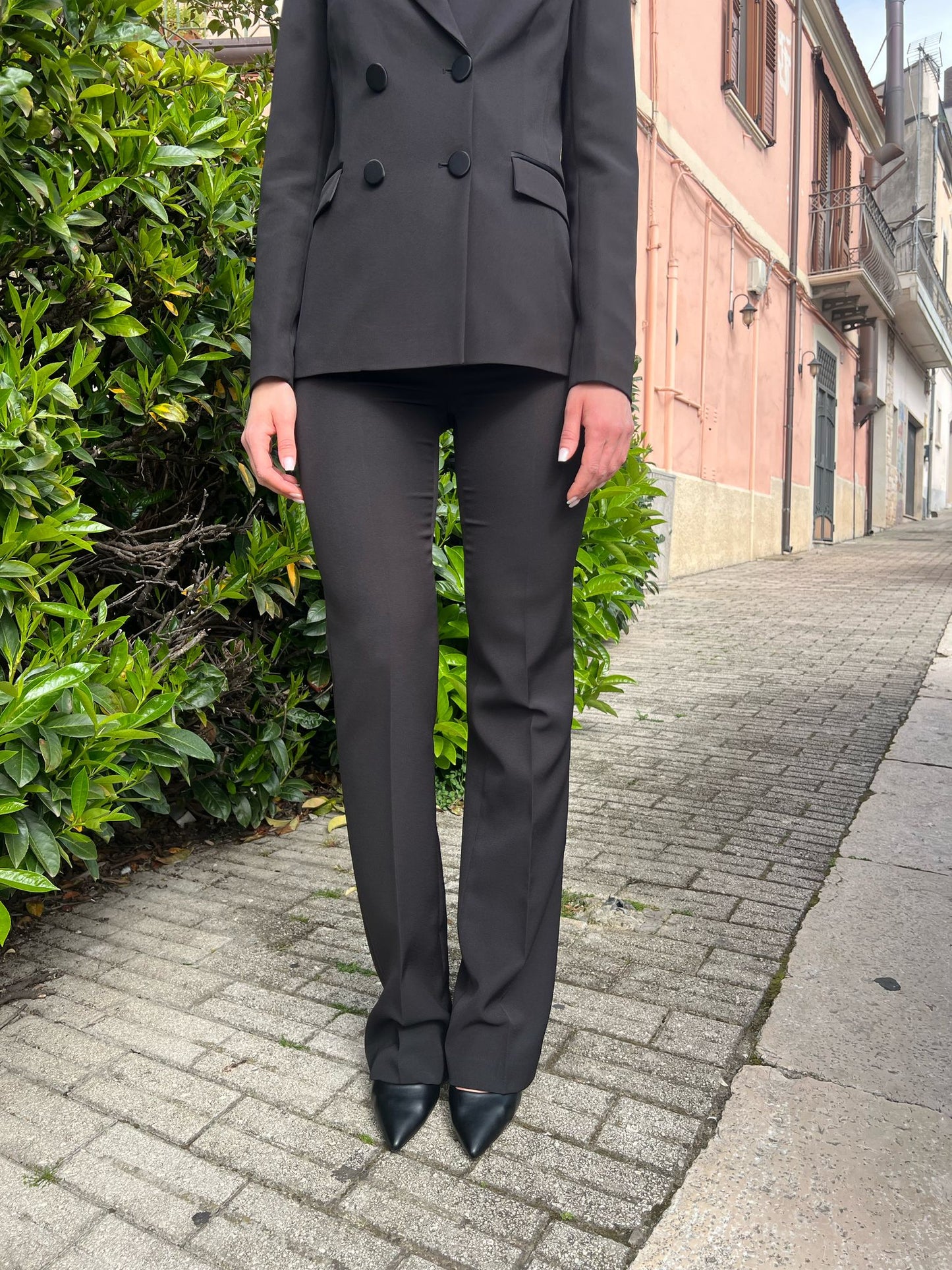 Completo Doppio Petto – Revers in Raso e Pantalone a Zampa