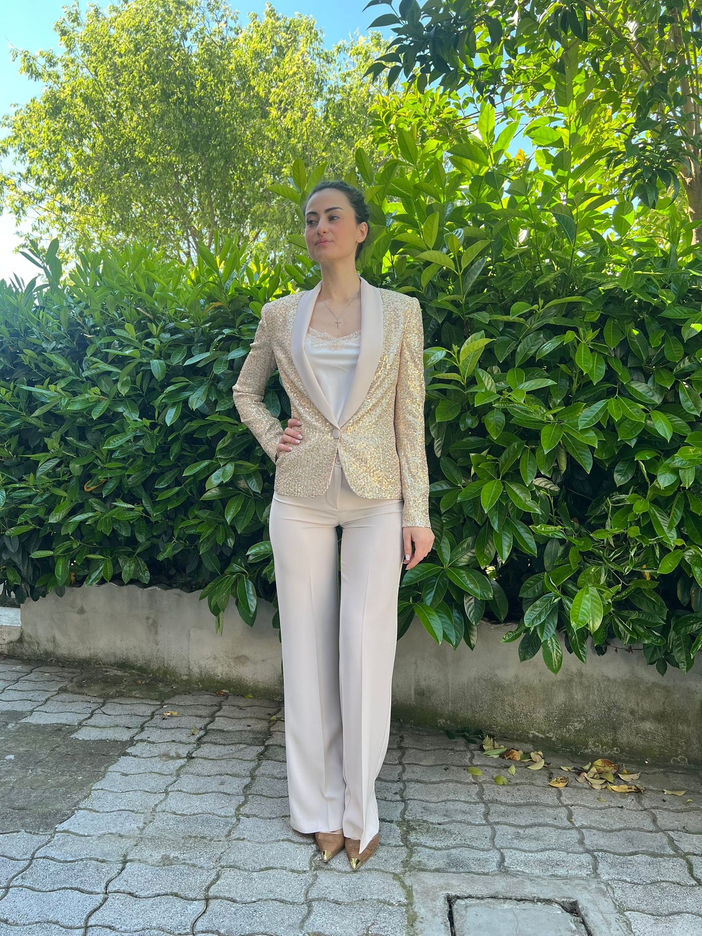 Completo Donna Giacca Paillettes e Pantalone Largo in Cady