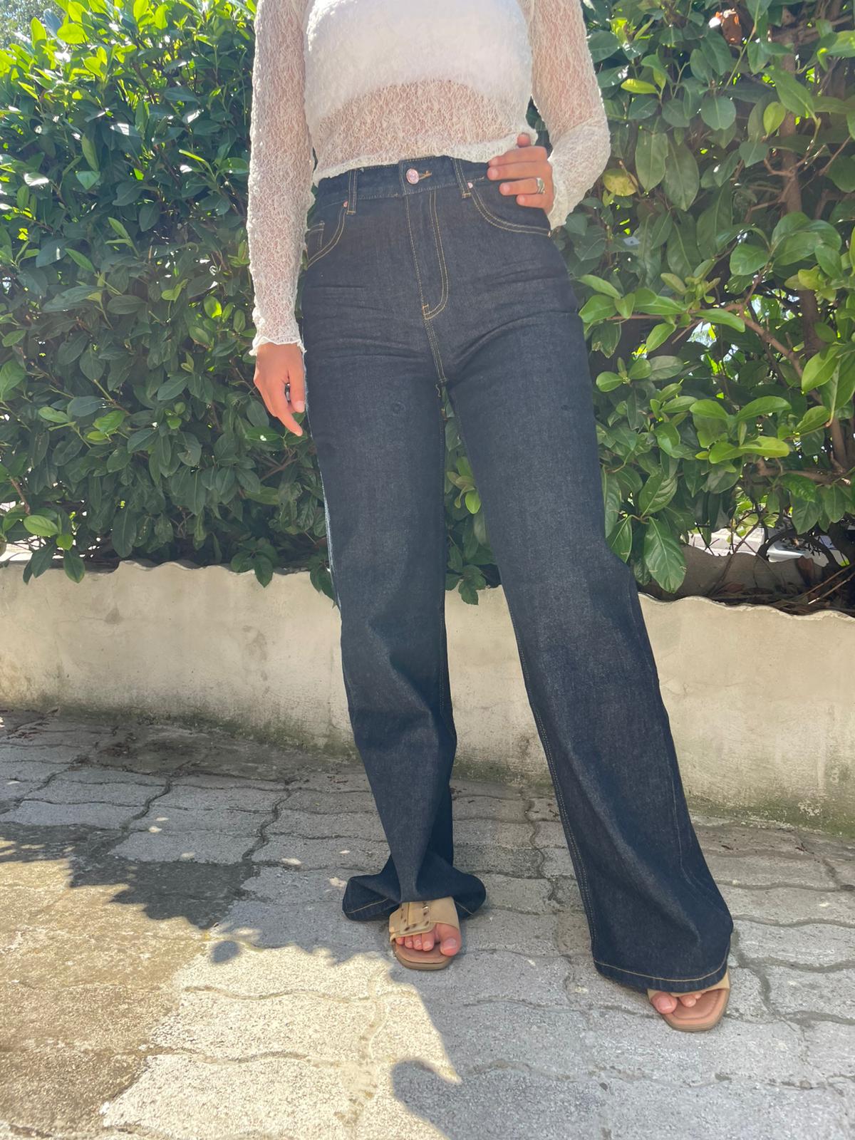 Jeans Donna Gamba Larga – Comfort e Stile