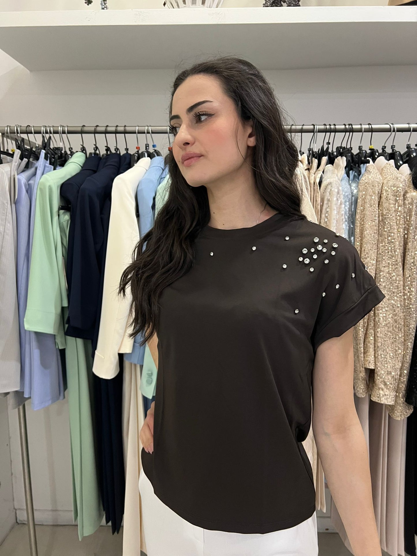 T-shirt Donna con Pietre e Strass – Brilla con Stile