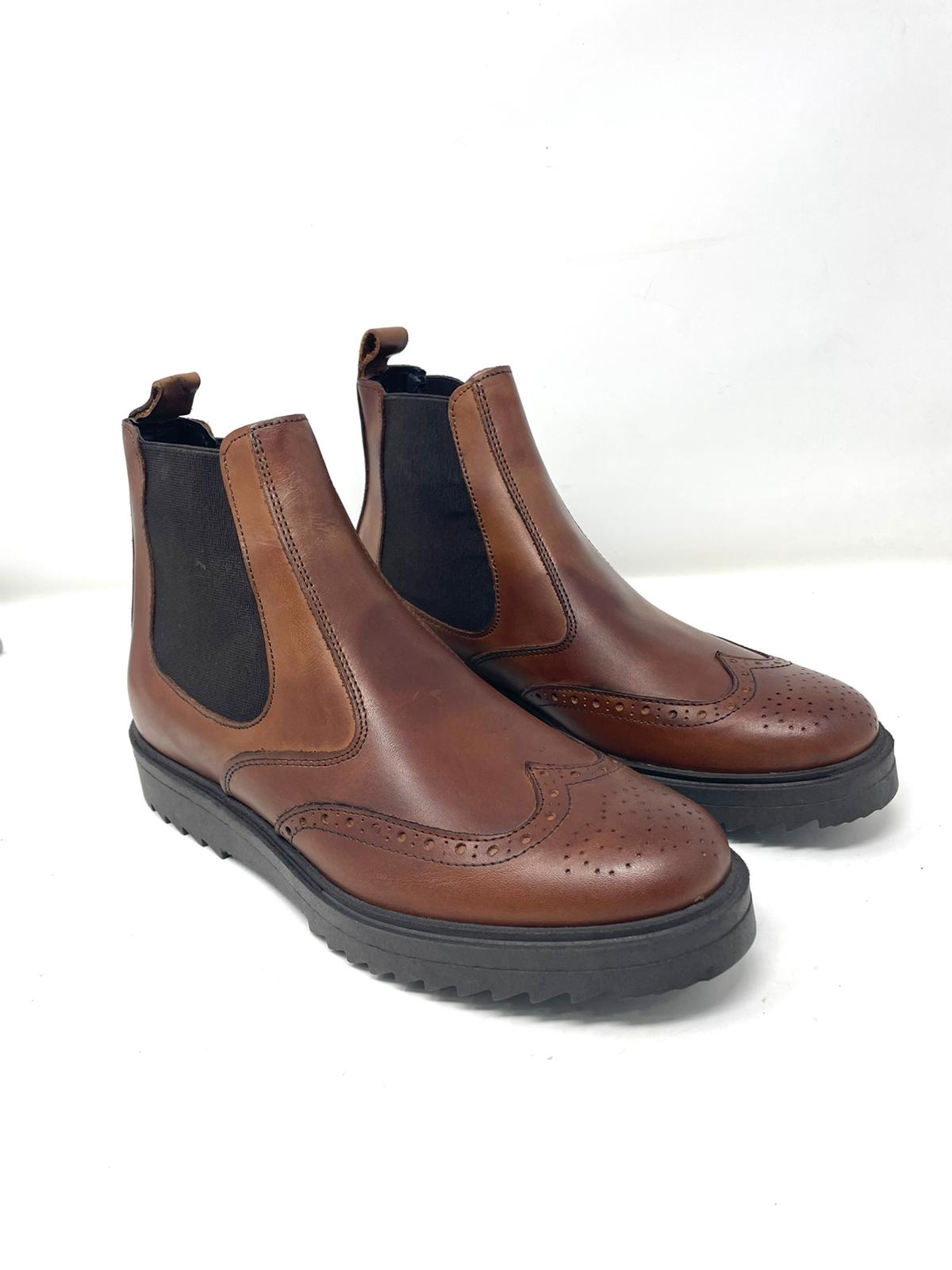 Beatles stivaletto con monogramma in vera pelle made in Italy fondo gomma piatto a zeppa