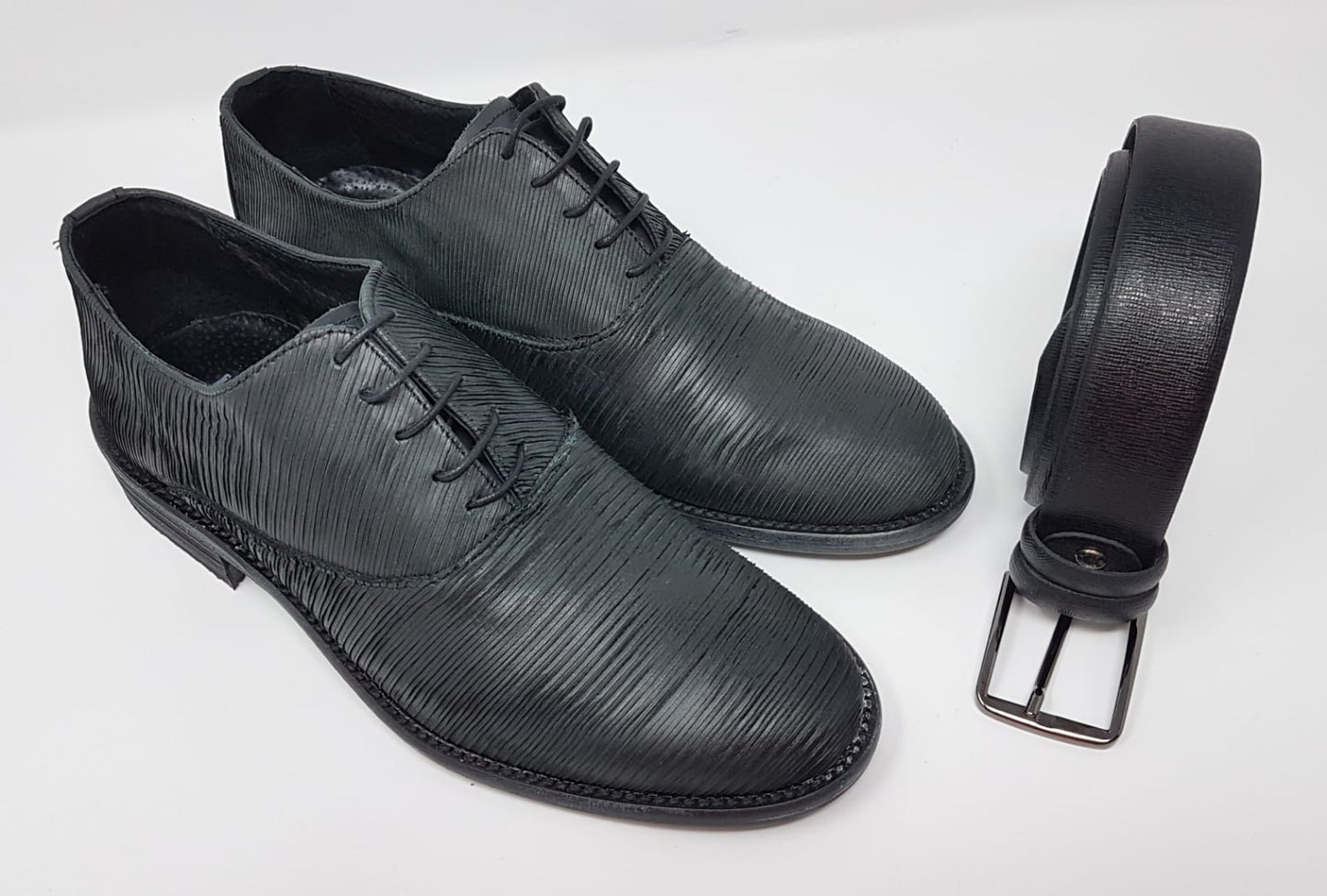Scarpa vera pelle made in italy intagliata