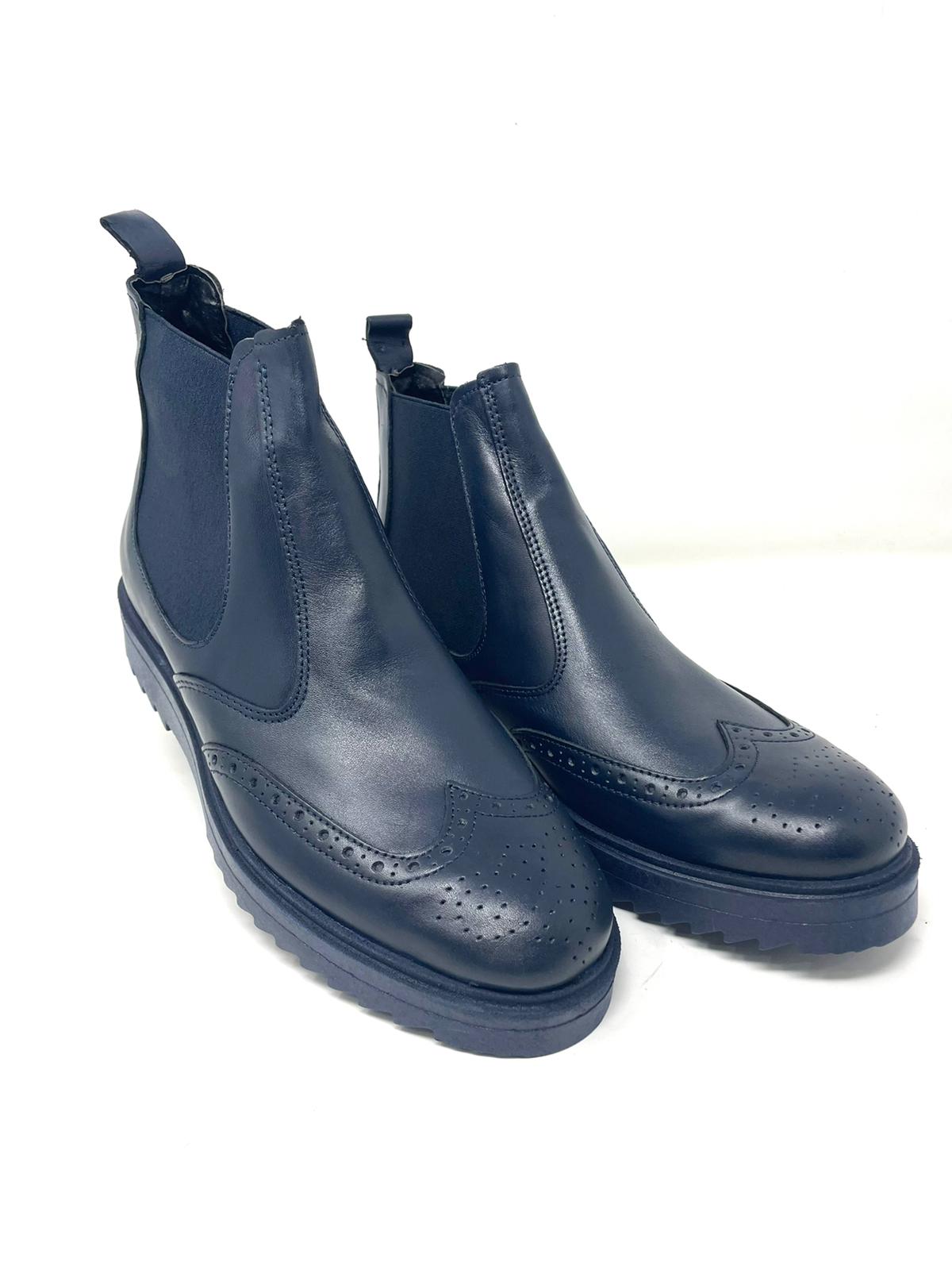 Beatles stivaletto con monogramma in vera pelle made in Italy fondo gomma piatto a zeppa