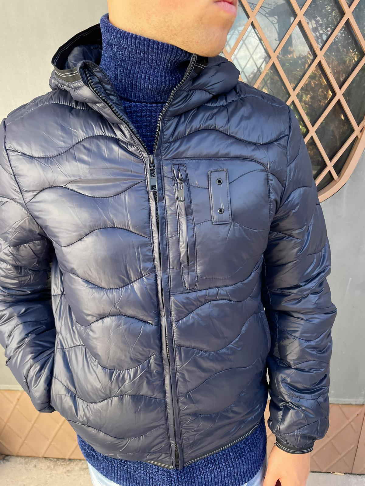 Giubbotto piumino cuciture monc