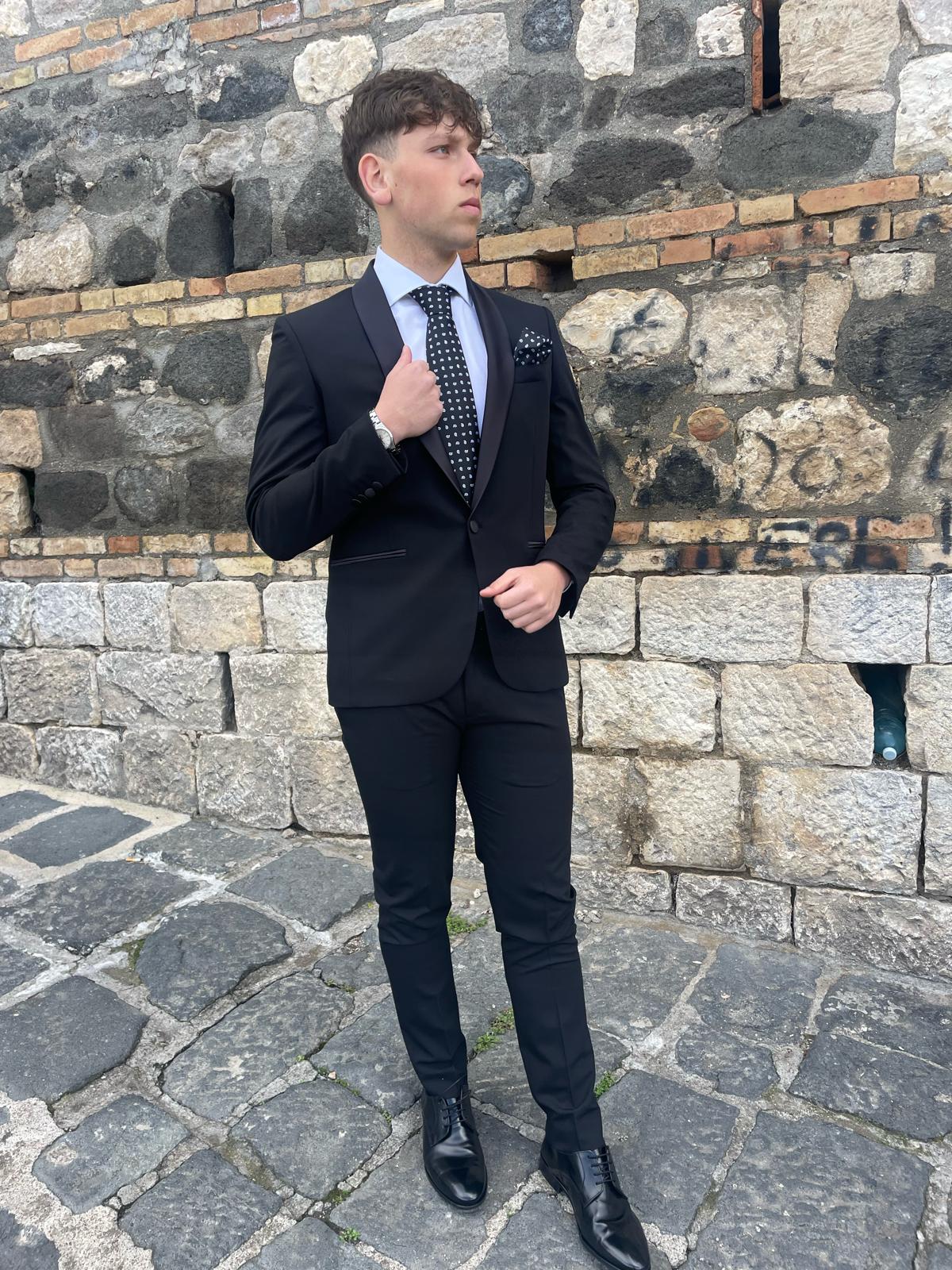 Abito smoking 2 pezzi mod Maggio S 17 Milano
tessuto elasticizzato elegante