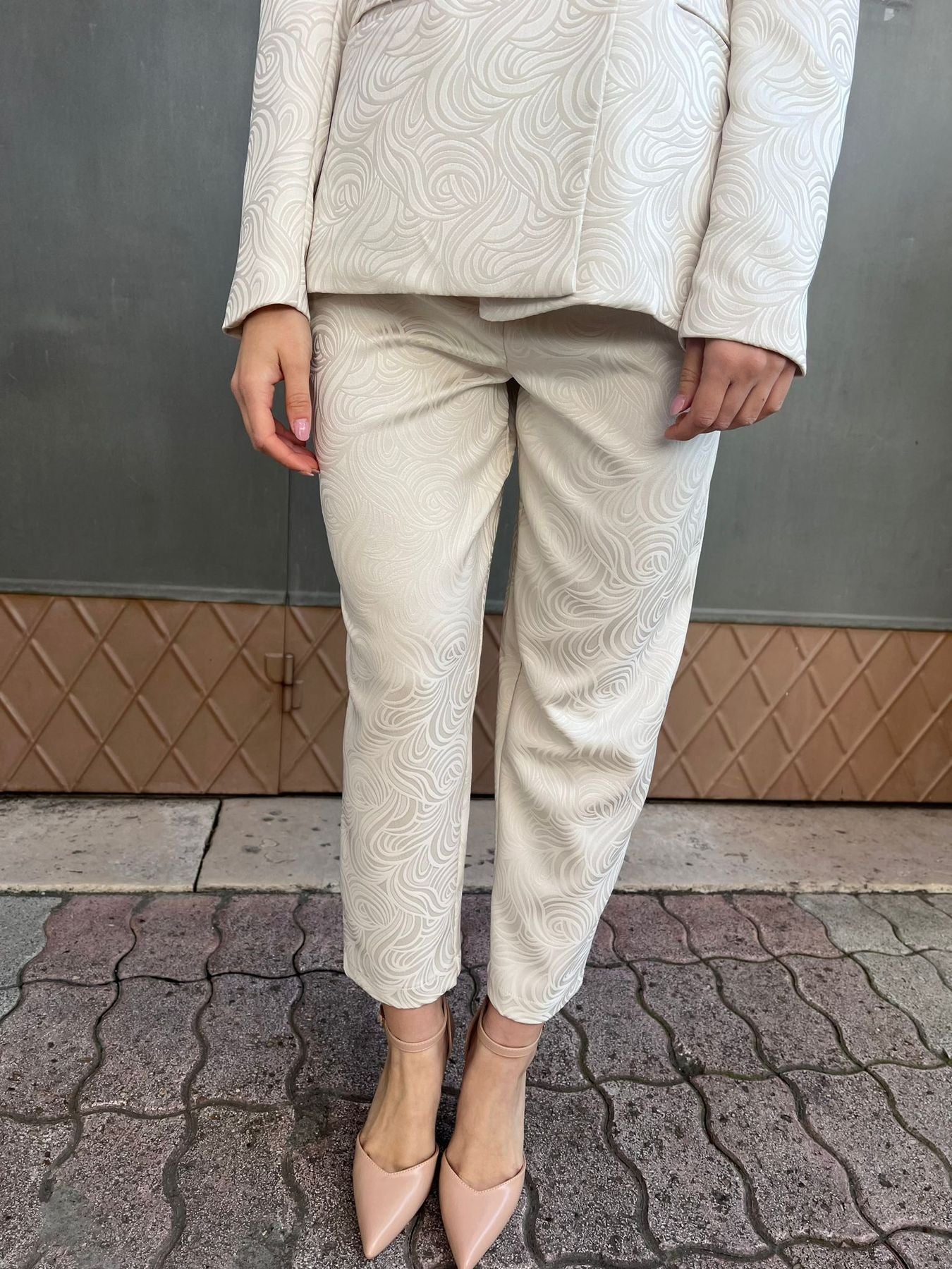 Pantalone con pence damascata