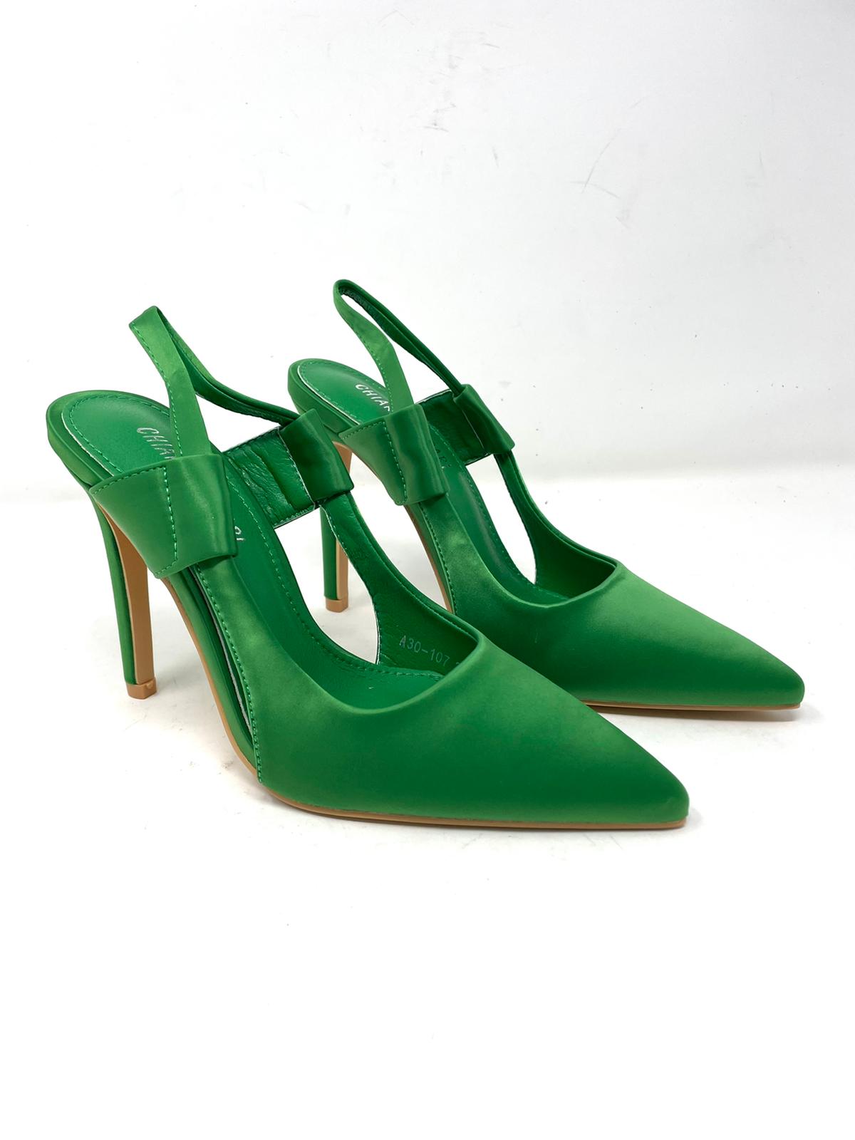 Women's pumps with opening