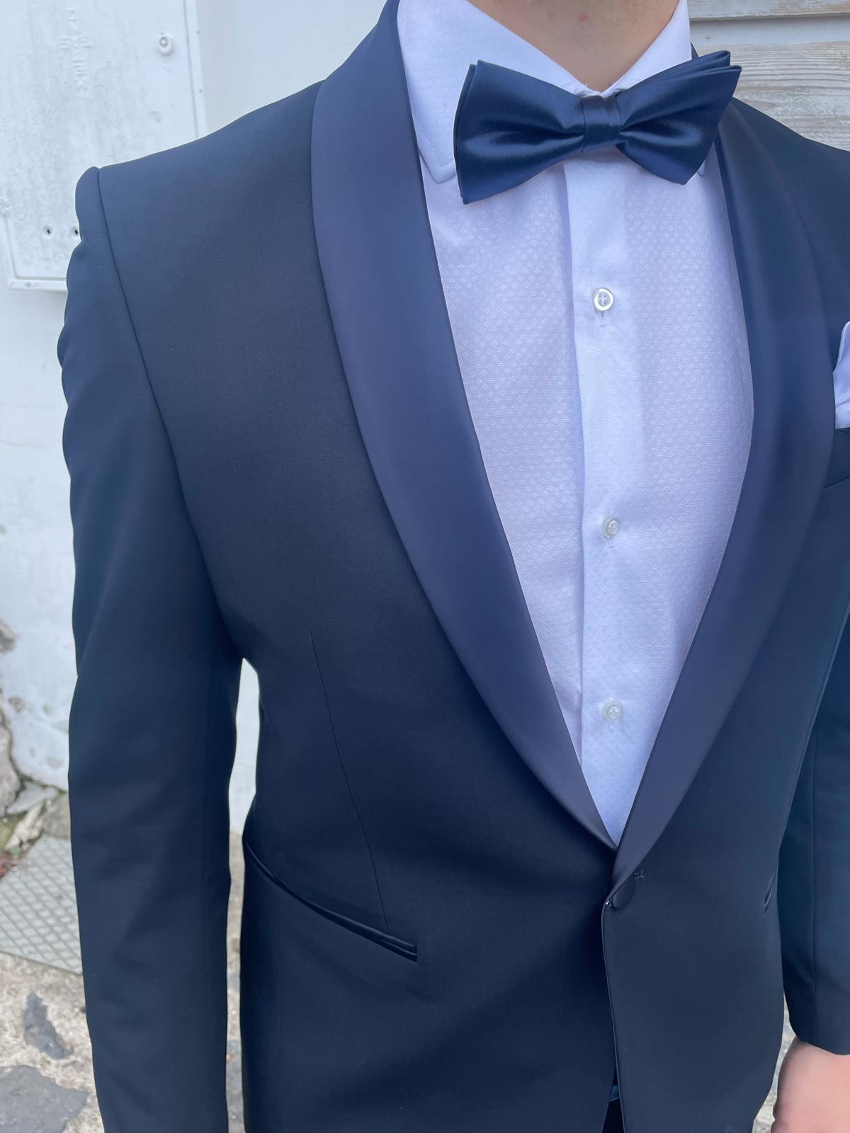 Abito smoking 2 pezzi mod Maggio S 17 Milano
tessuto elasticizzato elegante