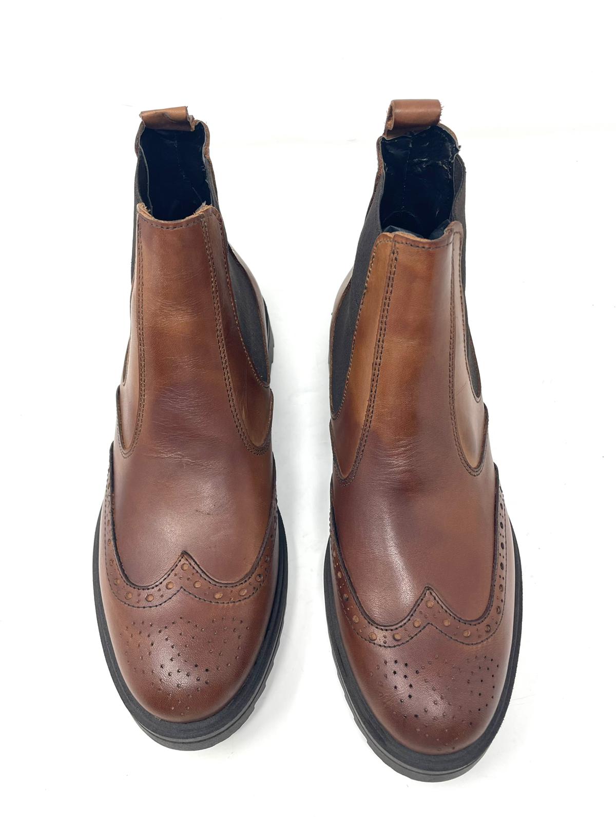 Beatles stivaletto con monogramma in vera pelle made in Italy fondo gomma piatto a zeppa