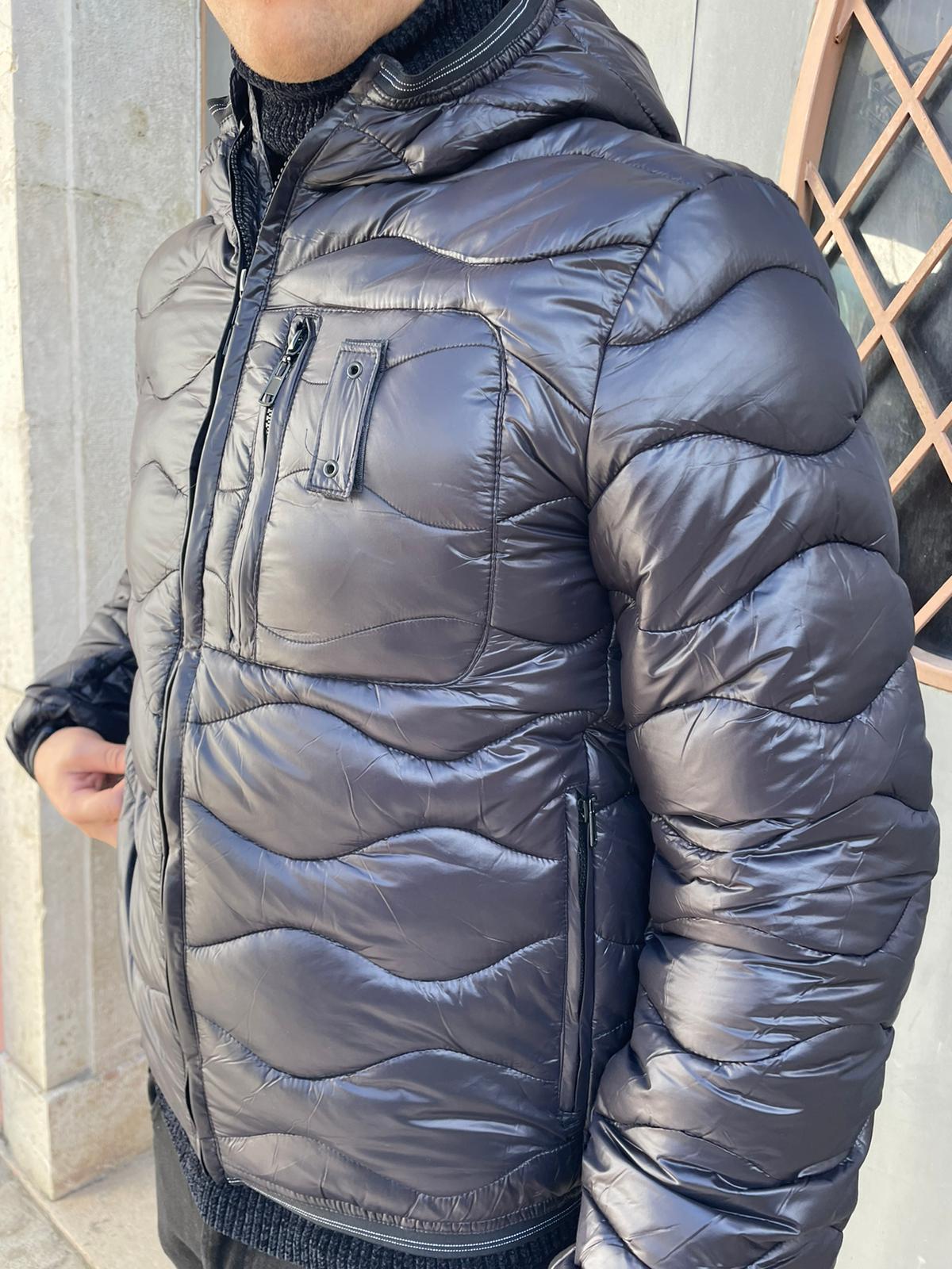Giubbotto piumino cuciture monc